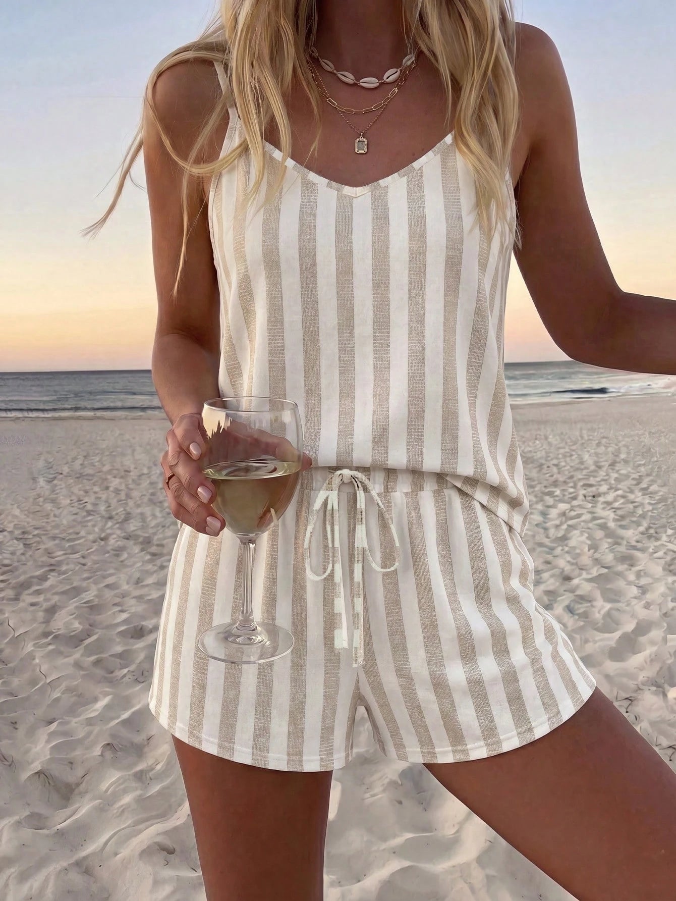 LUNE Women's White Colorblock Camisole Top And Shorts Casual Everyday Set Beach Vacation Summer