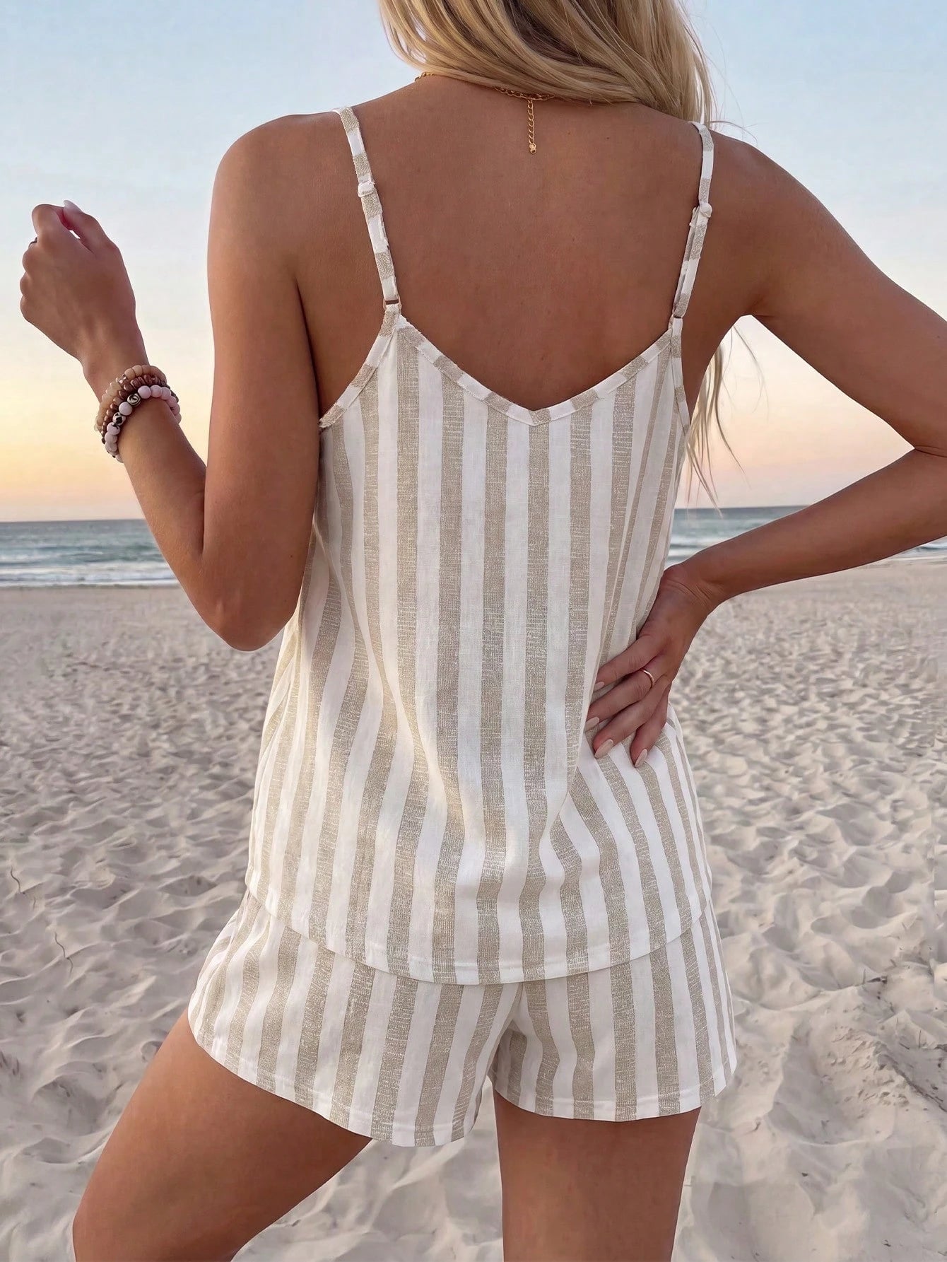 LUNE Women's White Colorblock Camisole Top And Shorts Casual Everyday Set Beach Vacation Summer