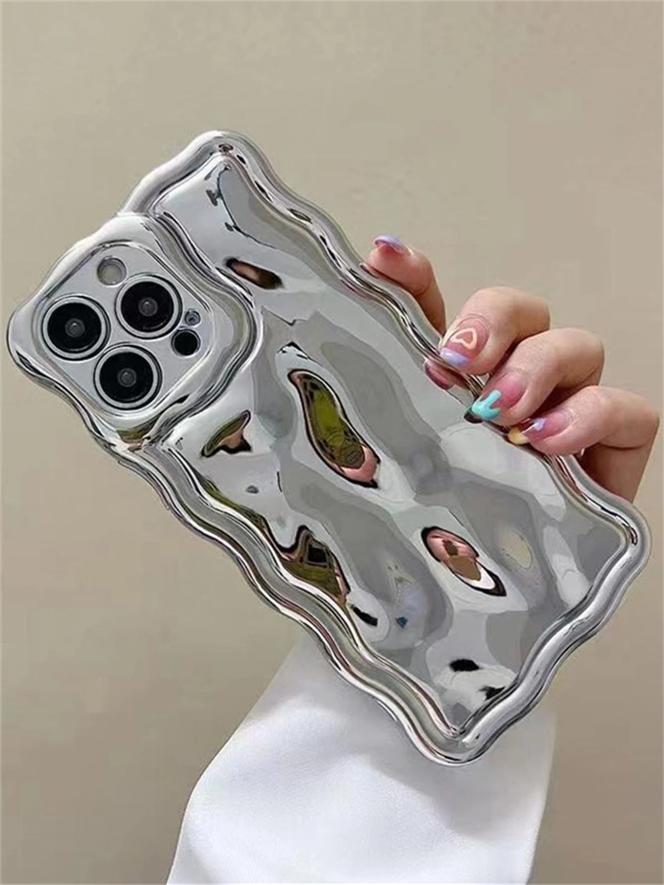 Luxury Mirror Element Novelty Silver Electroplated Wavy Mirror Premium Electroplated Floral Meteorite Pattern Silver Phone Case Compatible With IPhone 17/17 Pro Max/17/17 Air/17 Pro/16/16 Pro/16 Pro M