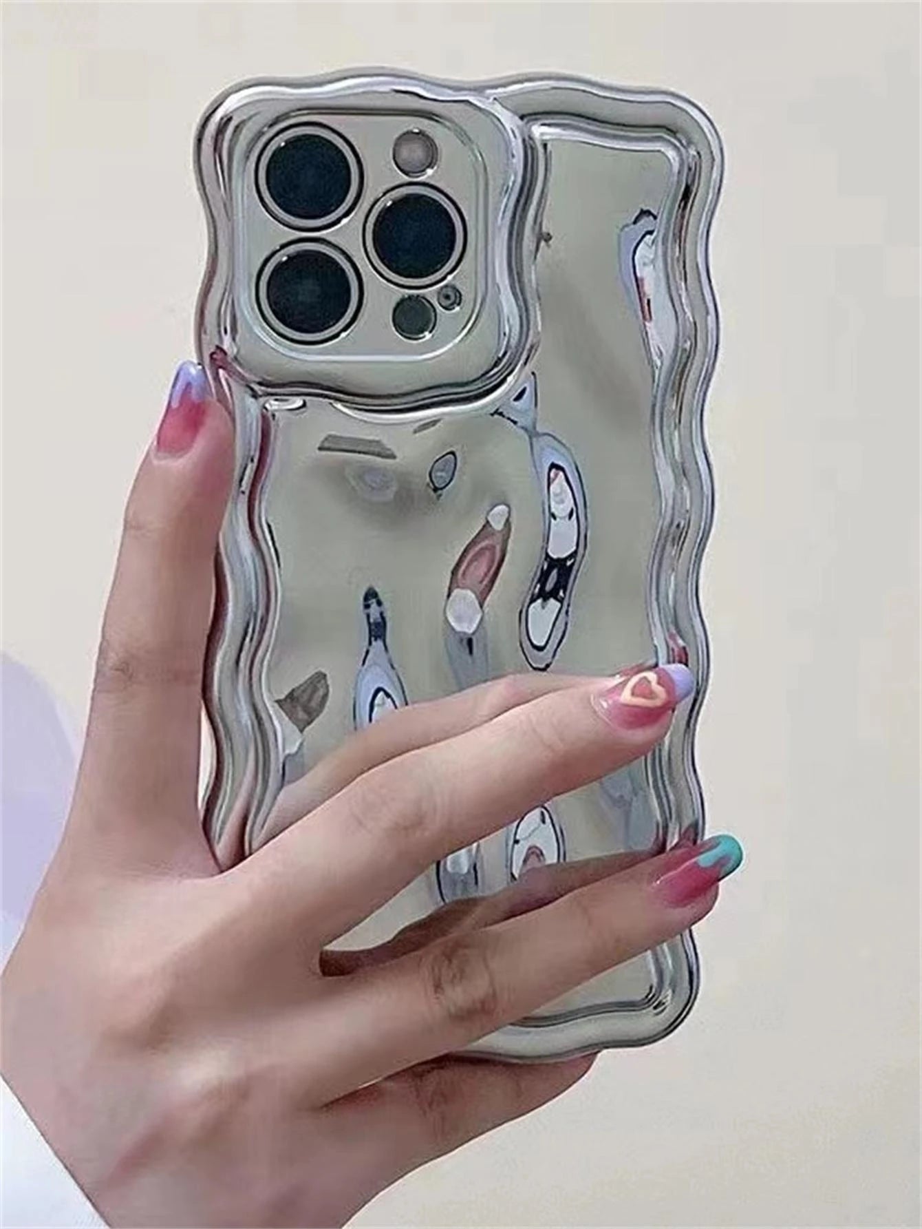 Luxury Mirror Element Novelty Silver Electroplated Wavy Mirror Premium Electroplated Floral Meteorite Pattern Silver Phone Case Compatible With IPhone 17/17 Pro Max/17/17 Air/17 Pro/16/16 Pro/16 Pro M