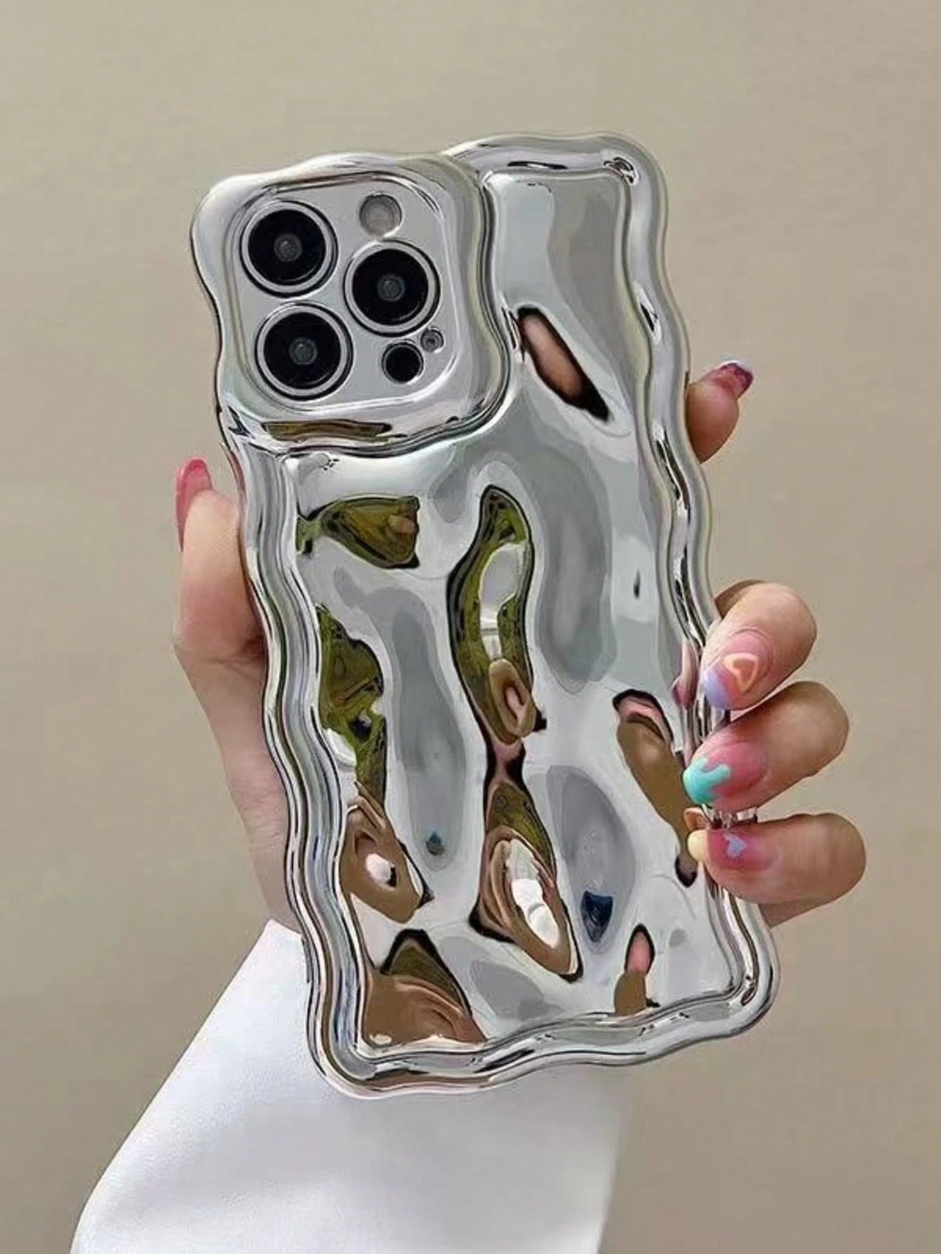 Luxury Mirror Element Novelty Silver Electroplated Wavy Mirror Premium Electroplated Floral Meteorite Pattern Silver Phone Case Compatible With IPhone 17/17 Pro Max/17/17 Air/17 Pro/16/16 Pro/16 Pro M