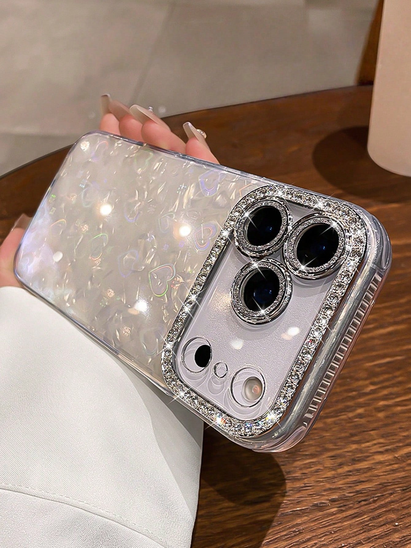 Luxury Sparkly Sequin Minimalist White Pearlescent Heart Pattern Premium Rhinestone Bright White Heart Acrylic Hard Phone Case Compatible With IPhone 17 Pro Max/17 Pro/17 Air/17/16 Pro Max/16/16 Pro/1