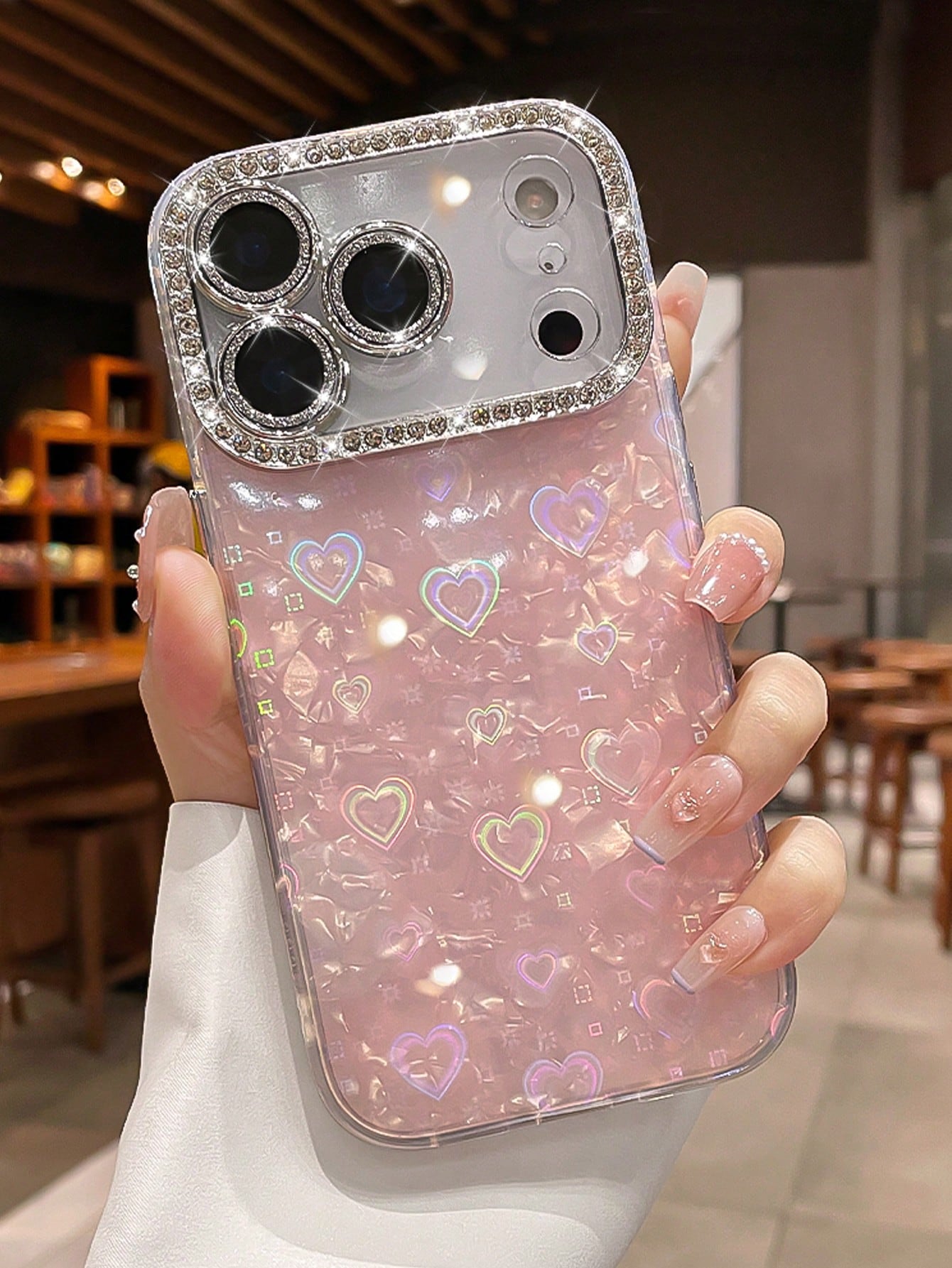 Luxury Sparkly Sequin Minimalist White Pearlescent Heart Pattern Premium Rhinestone Bright White Heart Acrylic Hard Phone Case Compatible With IPhone 17 Pro Max/17 Pro/17 Air/17/16 Pro Max/16/16 Pro/1
