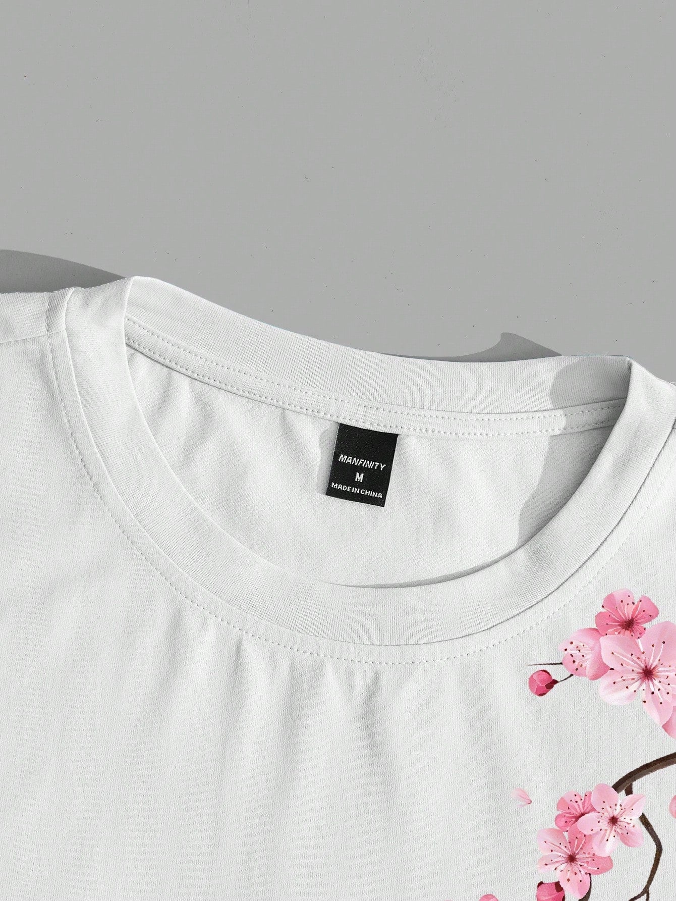 Manfinity Joysei Men's Summer White Floral Oversized T-Shirt,Japanese Sakura Cherry Blossom Branch Graphic Print Kanji Letter Crew Neck Short Sleeve City Break Tee