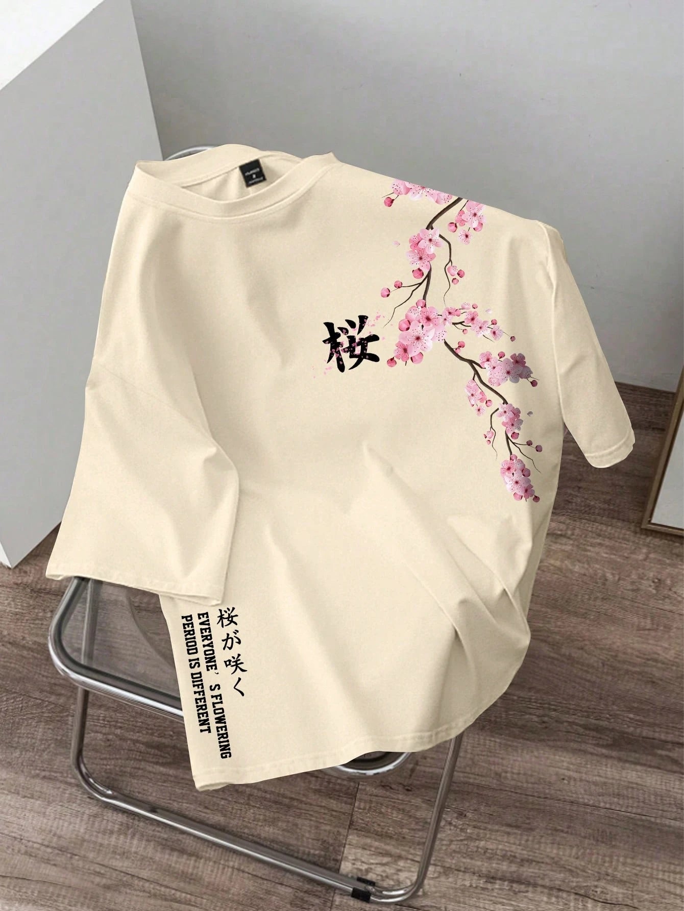 Manfinity Joysei Men's Summer White Floral Oversized T-Shirt,Japanese Sakura Cherry Blossom Branch Graphic Print Kanji Letter Crew Neck Short Sleeve City Break Tee