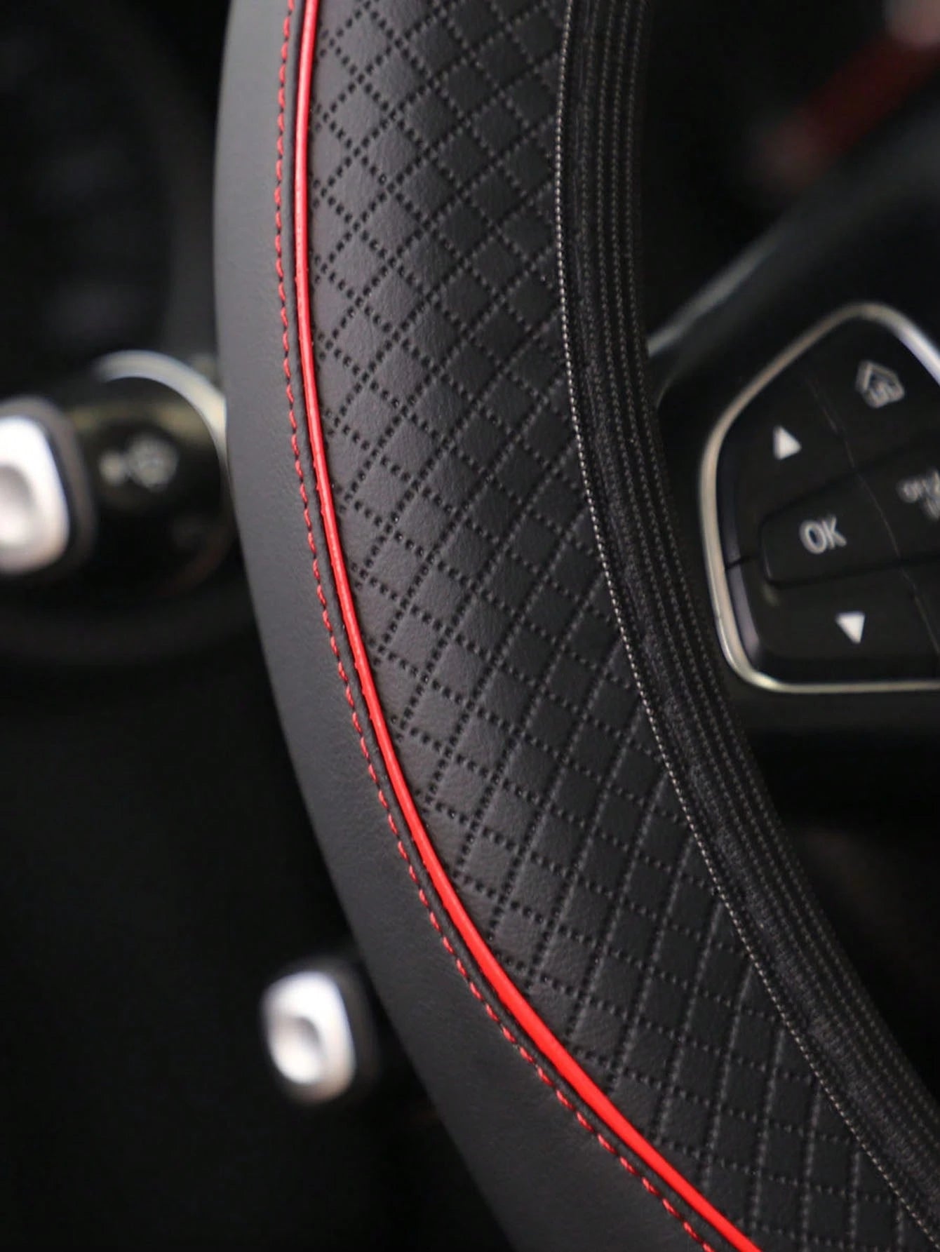 MEIKAXIU 1pc Colorful Striped Leather Car Steering Wheel Cover With Anti-Slip & Sweat Absorbent Properties, Suitable For 14.1-15inch Car Steering Wheel, Unisex