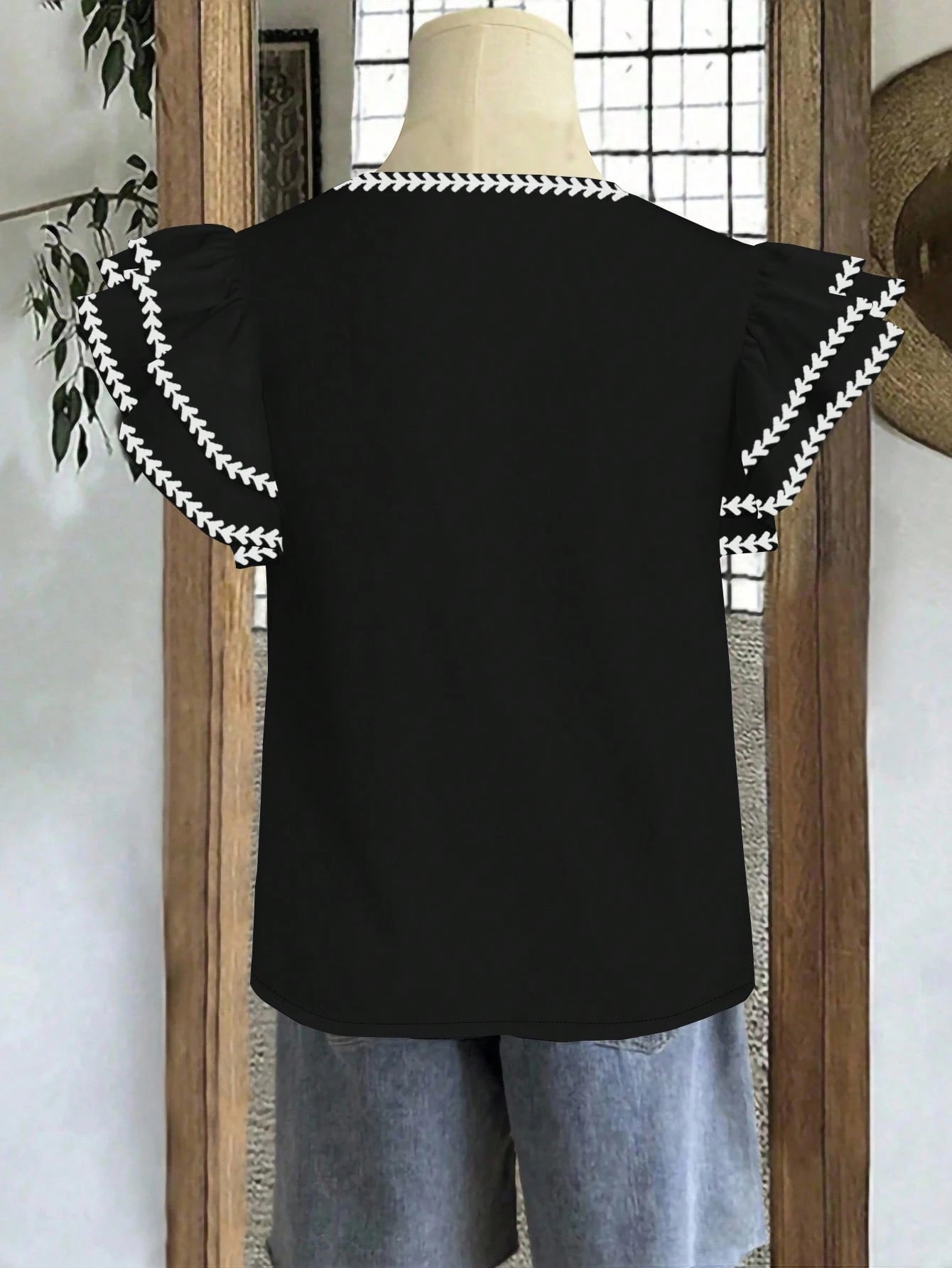 Mellowie Plus Size Women Summer Casual Casual Formal Elegant Vacation Plant Pattern Double Ruffle Sleeve Loose Blouse Office Black
