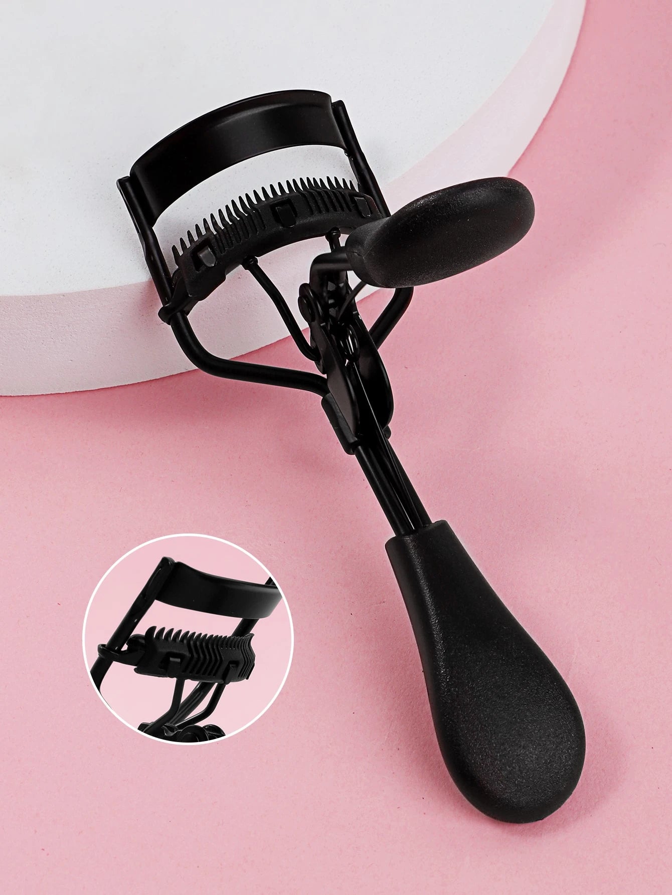 MONKIDS 1pc Portable Eyelash Curler With Silicone Pad, Black Eyelash Curler With Comb, Curl And Shape Without Damaging Lashes, Lift And Open Up Eyes, Suitable For Daily Makeup Eyelash Curling,Makeup,C