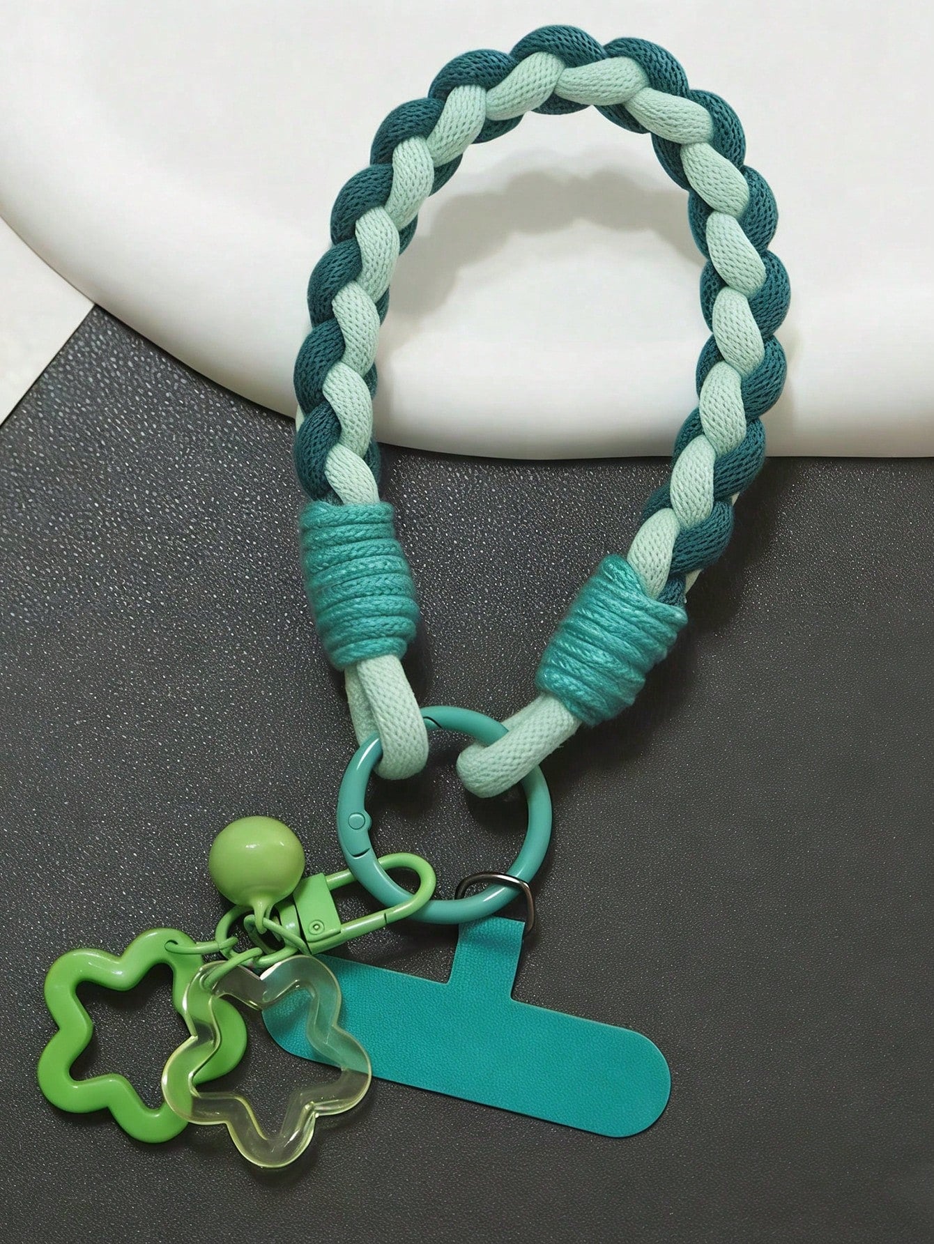 New Short Wine Red Mobile Phone Lanyard With Star Pendant, Fashionable Outdoor Chain, Key Case, Sturdy Lanyard For Women.