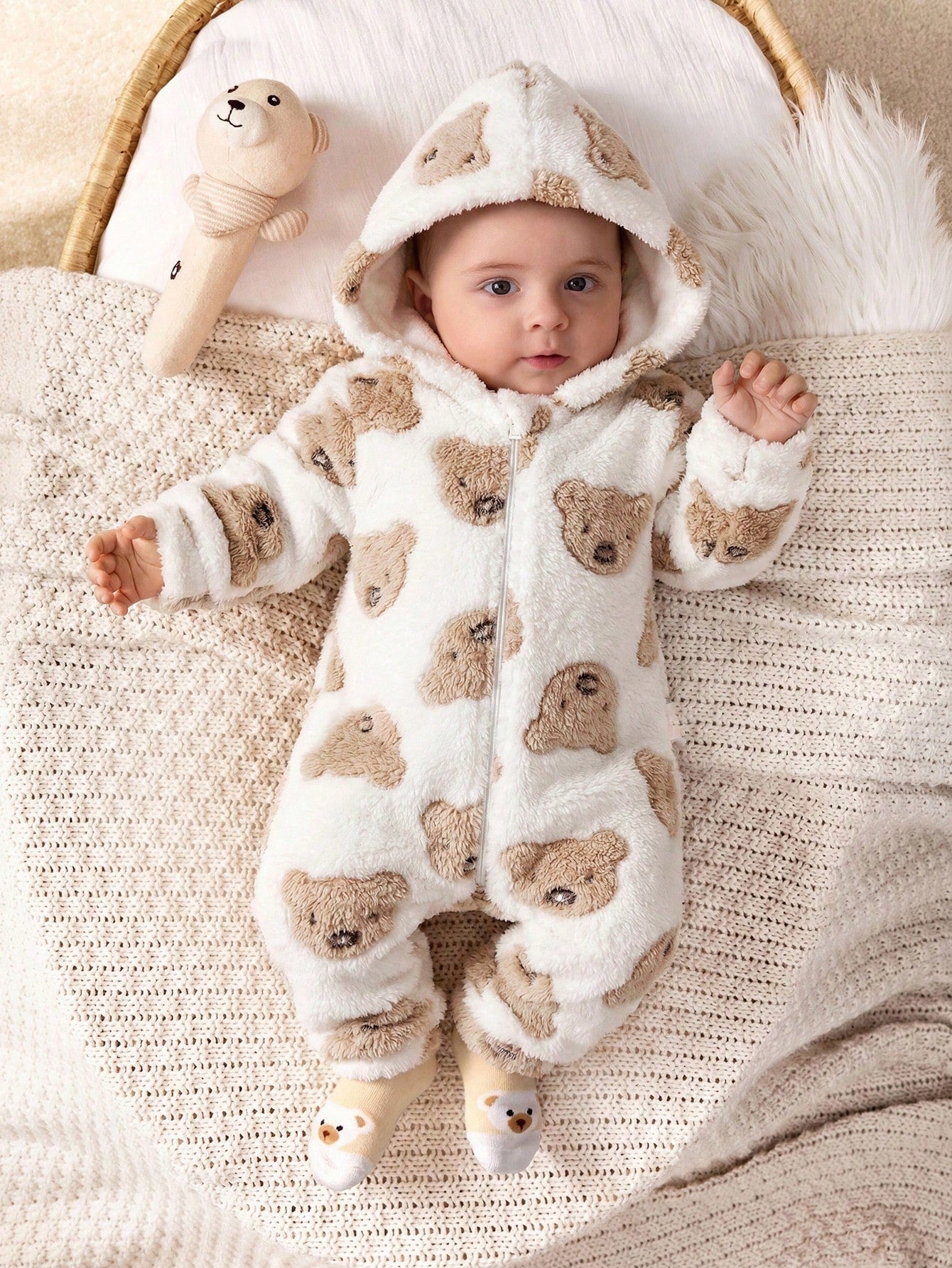 Newborn Baby Boy/Girl Cute Autumn/Winter Casual White Fuzzy Cartoon Bear Pattern Hooded Romper Loungewear