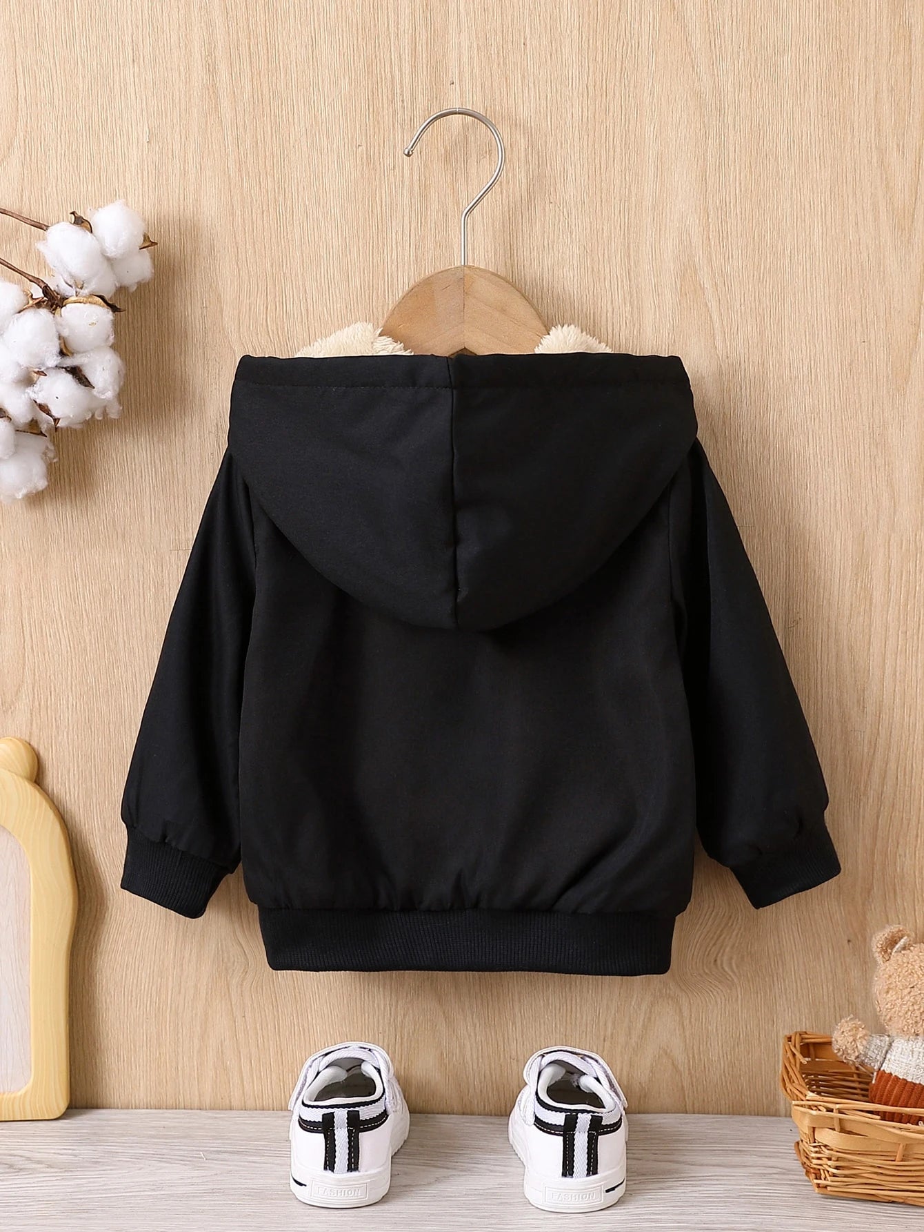 Playful Pals 1pc Toddler Infant Baby Boy Patch Detail Casual Solid Color Hooded Sweatshirt Cozy Teddy Lined Hooded Jacket With Pocket Fall/Winter
