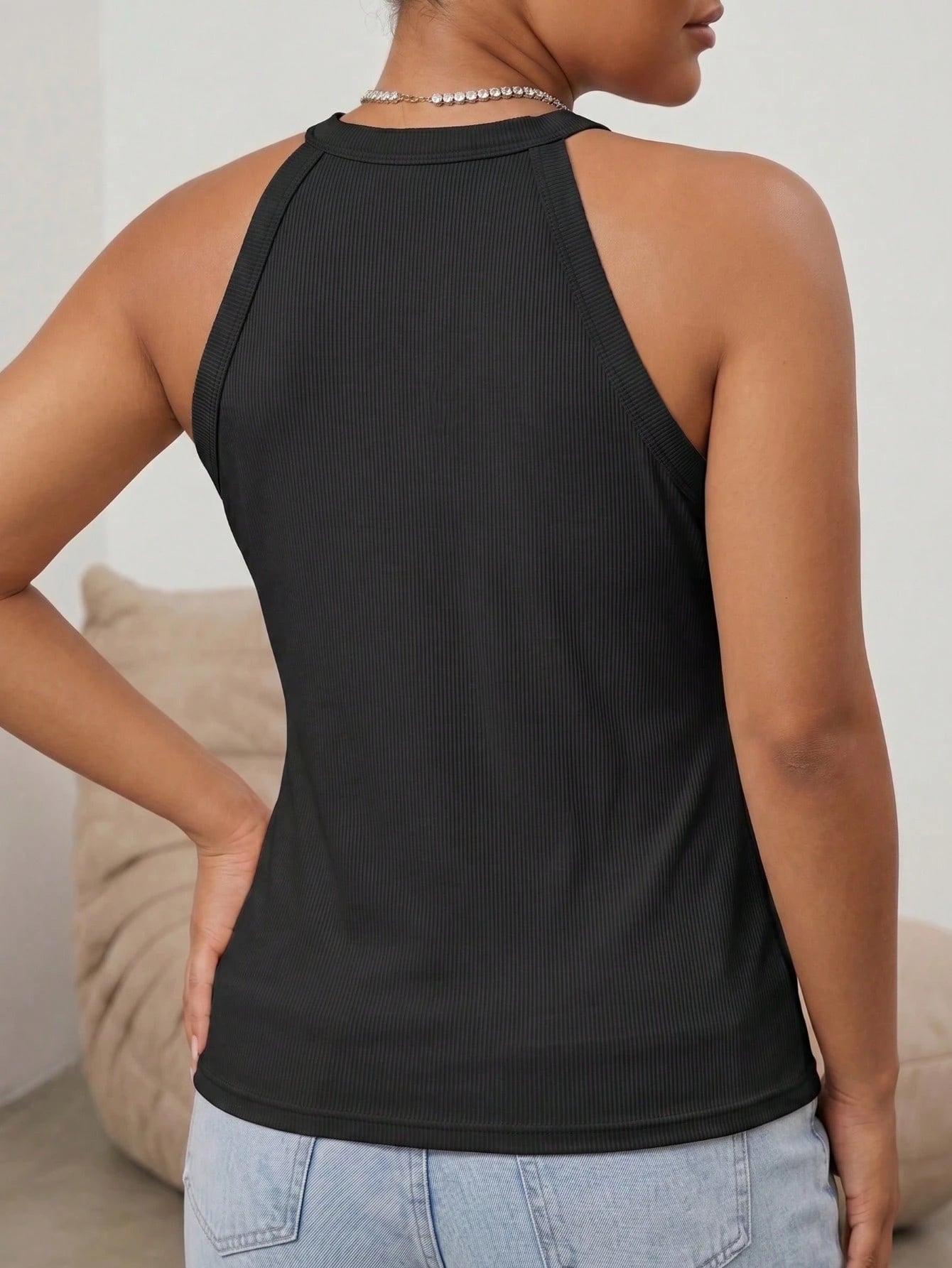 Plus Size Spaghetti Strap Tank Top With Built-In Bra, Casual Ribbed Racerback Sleeveless Camisole, Comfortable Slim Fit T-Shirt Black Summer