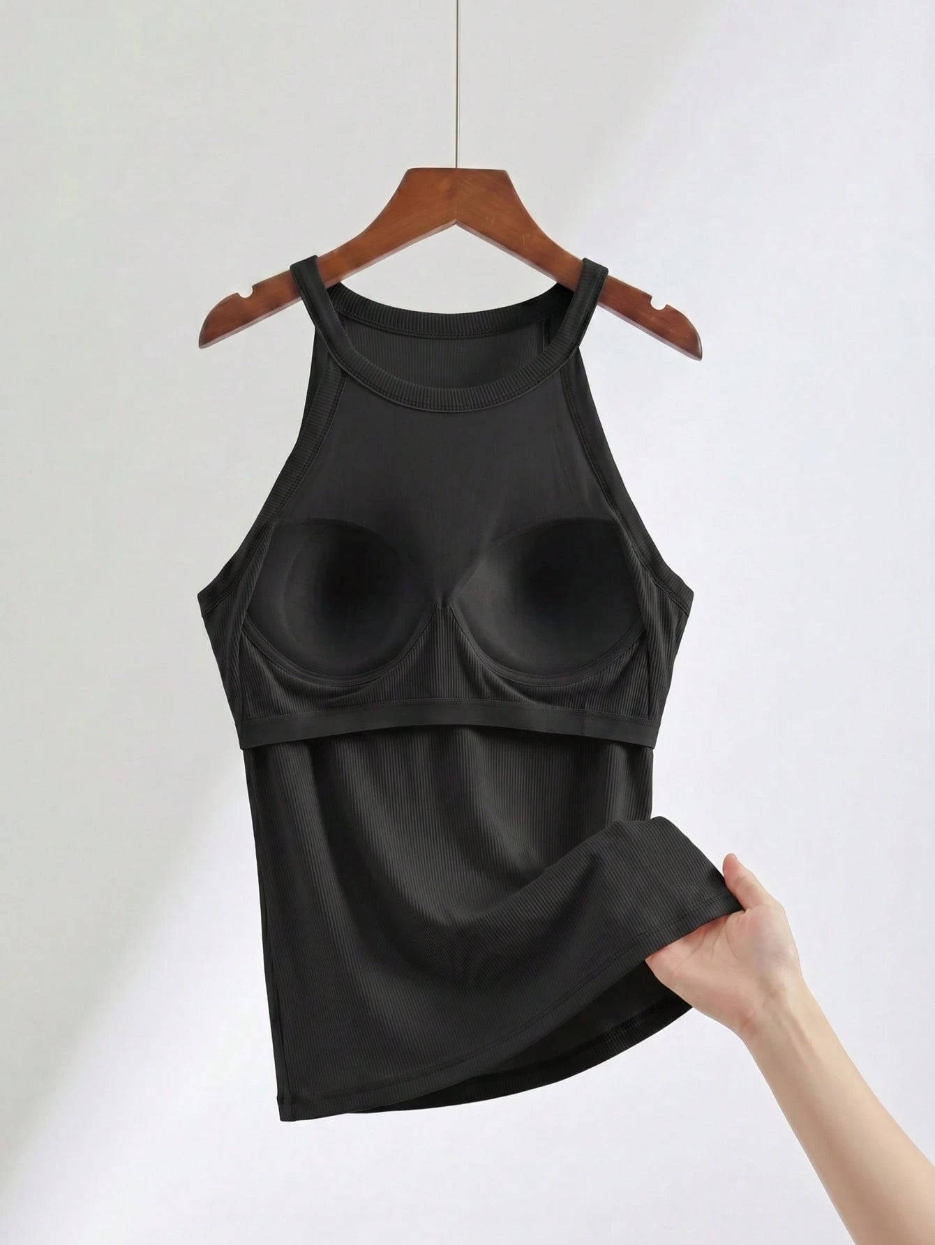 Plus Size Spaghetti Strap Tank Top With Built-In Bra, Casual Ribbed Racerback Sleeveless Camisole, Comfortable Slim Fit T-Shirt Black Summer