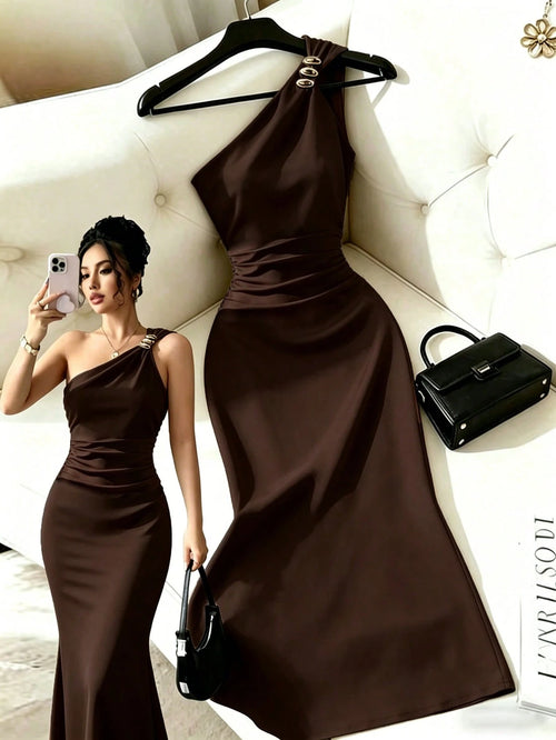 Rafferiza Women's Elegant Vacation Style Minimalist Solid Color Sleeveless Metal Decor Waist Dress, Summer