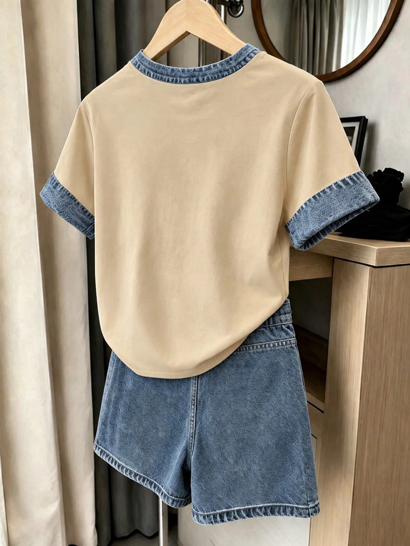 Resyla Women's 2-Piece Set, Round Neck Short Sleeve T-Shirt And Shorts, Loose Fit Casual Outfit, Suitable For Daily Wear And Date Occasions, Summer Women's Clothing Set, Latest Women's Apparel