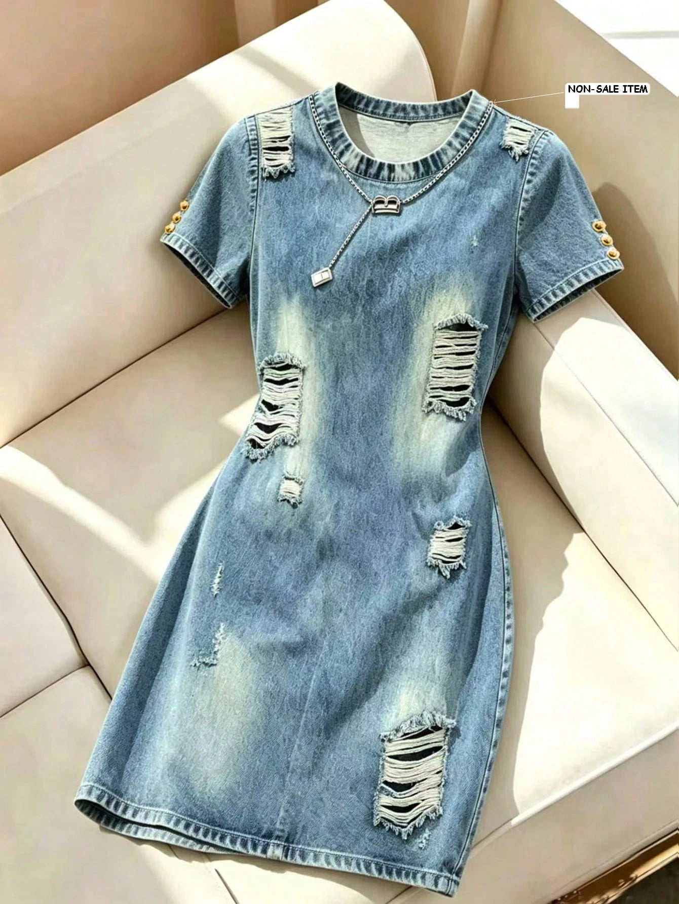 Resyla Women's Letter Print Round Neck Casual Minimalist Short Sleeve Mini Dress