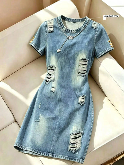Resyla Women's Letter Print Round Neck Casual Minimalist Short Sleeve Mini Dress