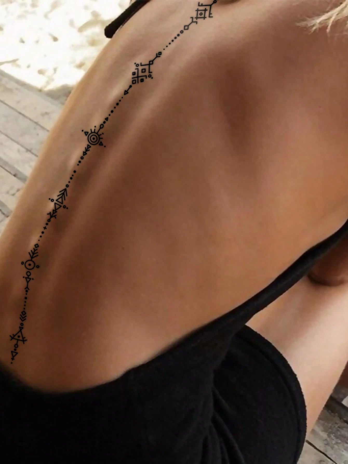 Sexy Line Style Body Art Back Waist Spine Painting Temporary Tattoo Stickers For Women, Moon, Heart, Flower, Geometric,Leaf Patterns.Waterproof Fake Tattoos,Lasting 2-5 Days,Can Be Used On The Arms,Sh