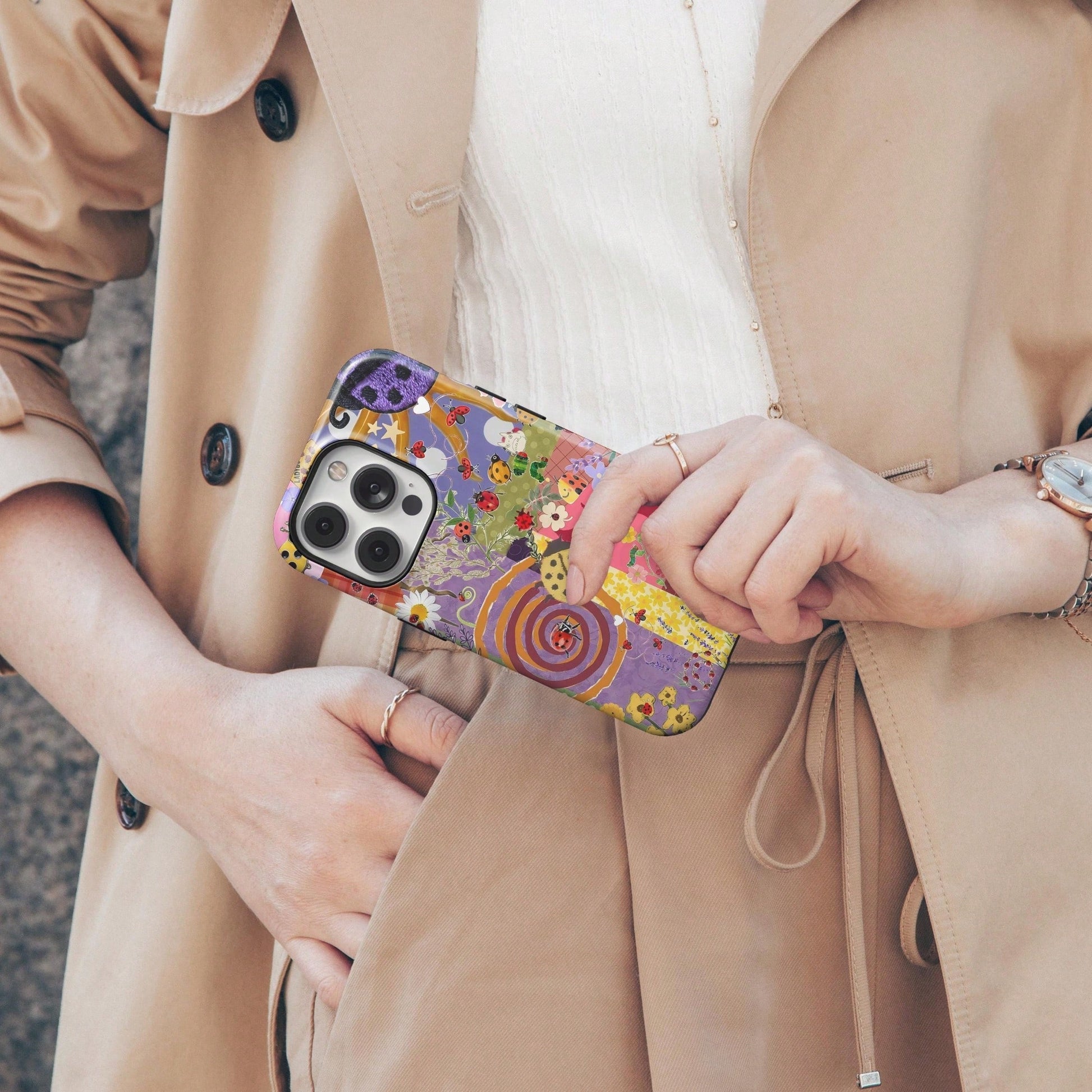 Shockproof Collage Elements Fashion Phone Case Vintage Interesting Artistic Ladybug & Floral Collage Phone Case Compatible With Iphone 17 16 15 14 Pro Max Plus 13 12 11 Spring Gift Birthday