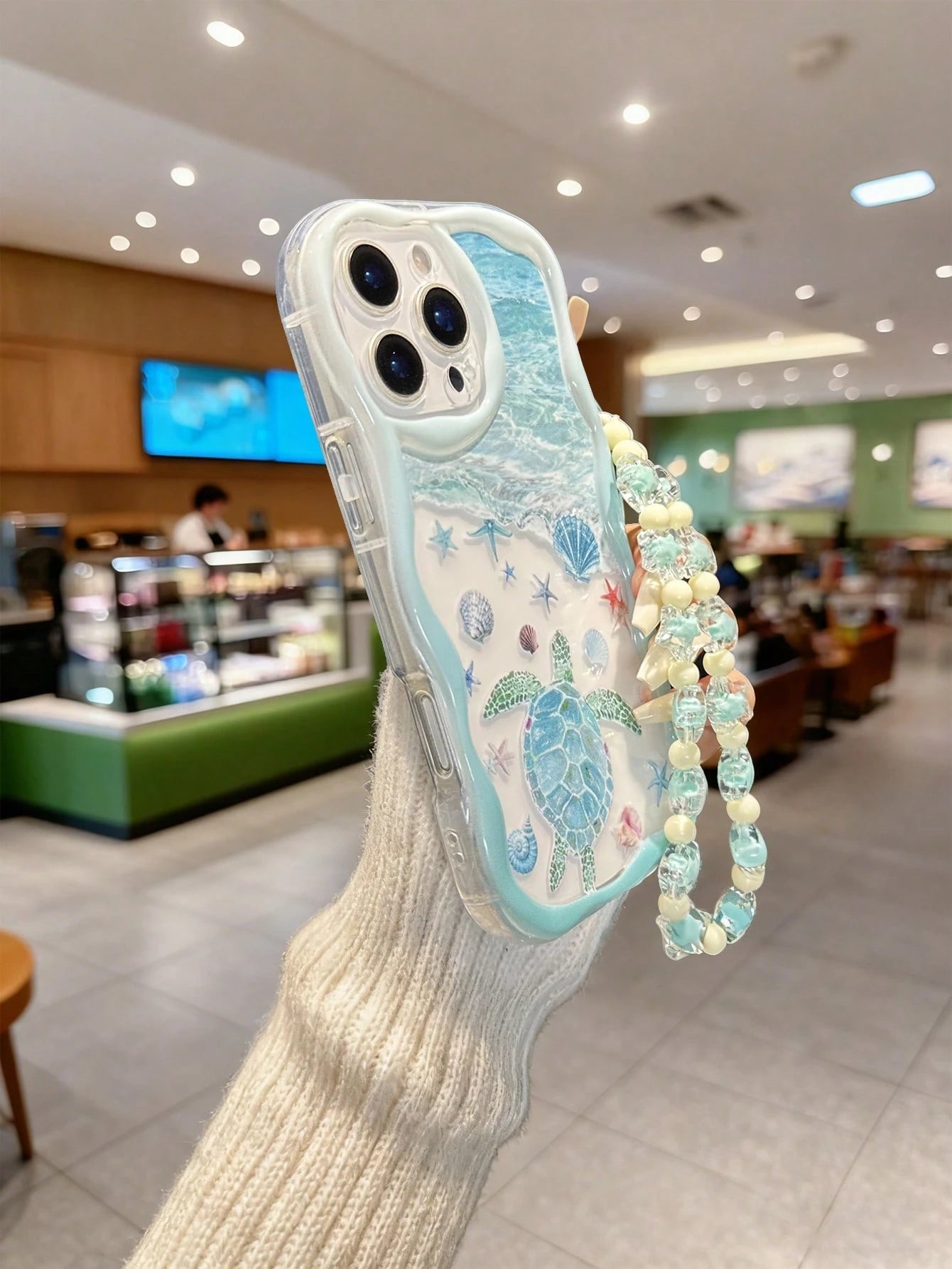Shockproof Sea Turtle Cream Textured Wavy Edge Glossy Starfish Shell Turtle Painted Anti-Drop Phone Case With Beaded Bracelet Accessory, Compatible With IPhone 17pro/17Air/17/17promax16/11/16pro/16pl