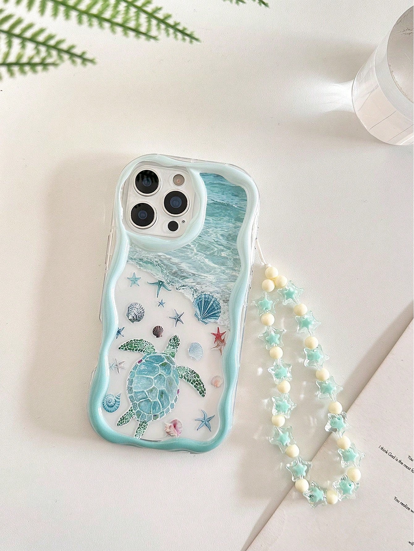 Shockproof Sea Turtle Cream Textured Wavy Edge Glossy Starfish Shell Turtle Painted Anti-Drop Phone Case With Beaded Bracelet Accessory, Compatible With IPhone 17pro/17Air/17/17promax16/11/16pro/16pl
