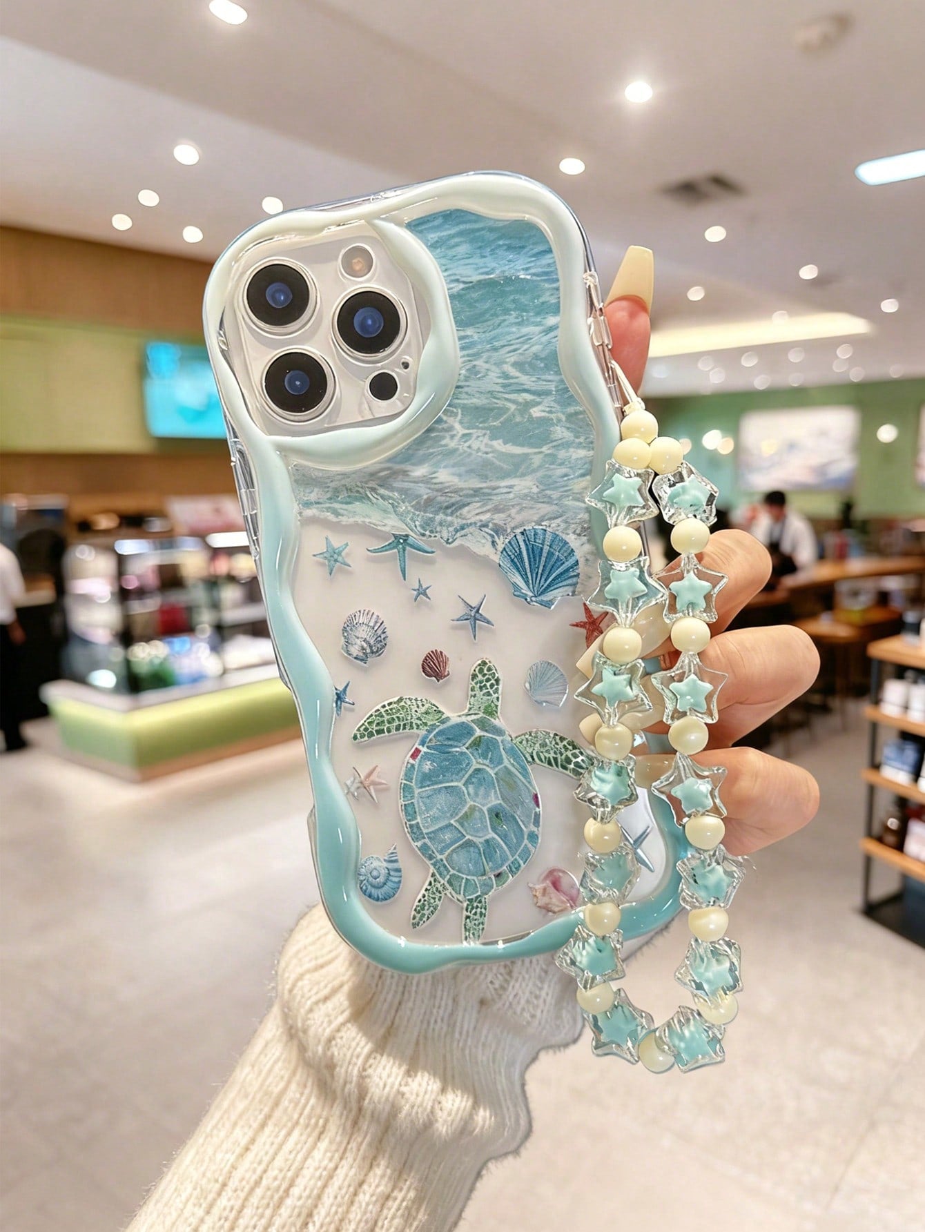 Shockproof Sea Turtle Cream Textured Wavy Edge Glossy Starfish Shell Turtle Painted Anti-Drop Phone Case With Beaded Bracelet Accessory, Compatible With IPhone 17pro/17Air/17/17promax16/11/16pro/16pl