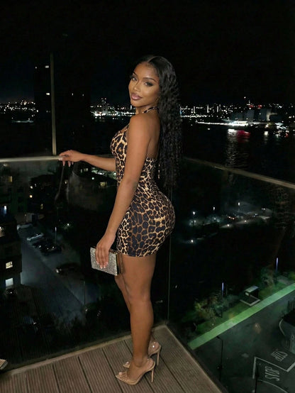 Slaydiva Women's Black Summer Sexy Chic Halter Neck Dress,Slim-Fit Elegant Solid Color Club Date Night Night Out Mini Look For Party,Nightclub,DatesVacation