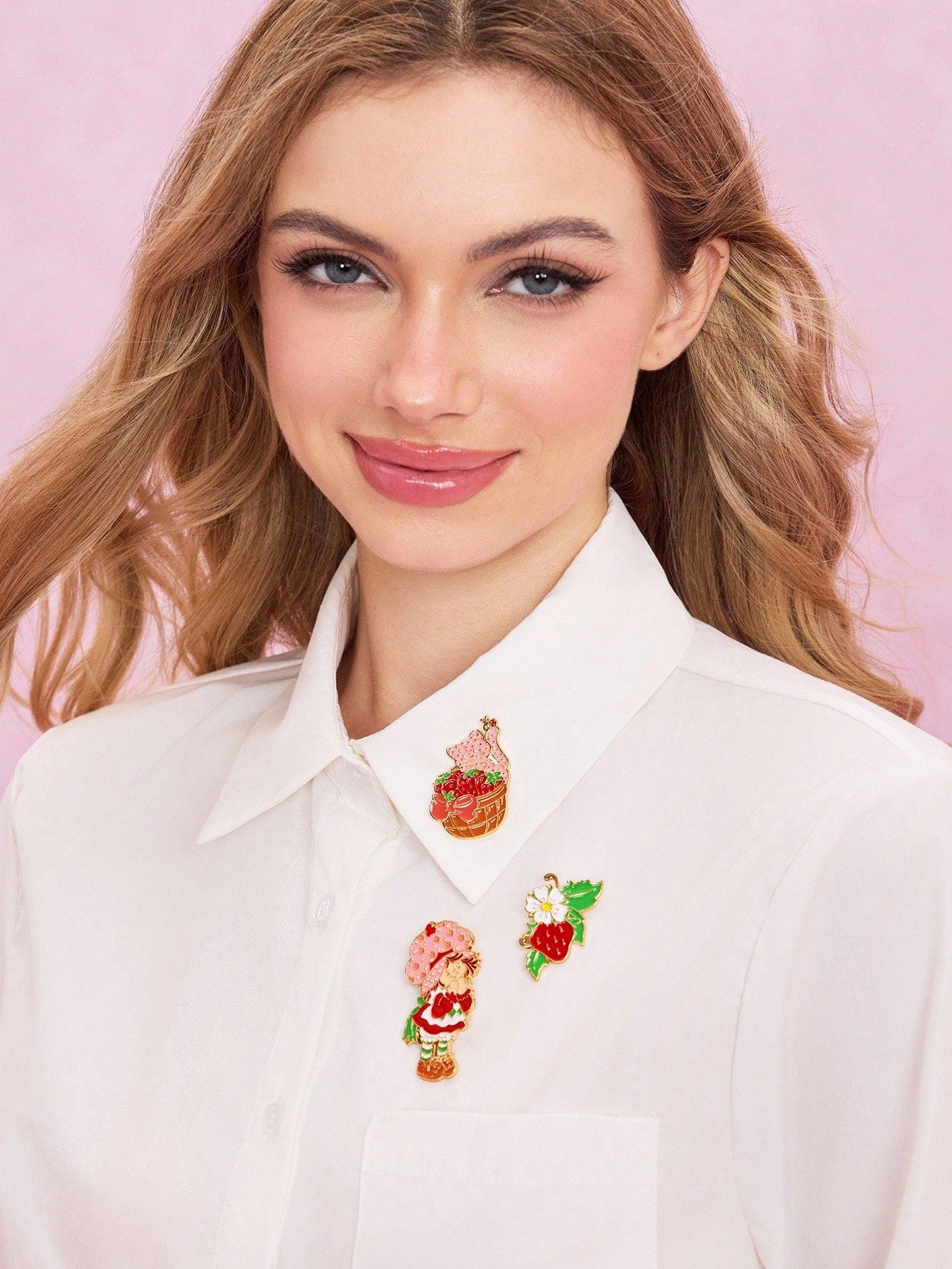 Strawberry Shortcake X Fashionable And Cute Strawberry And Cat Zinc Alloy Brooch Badge, A Collectible Gift, And Gold Brooch/Pins.,Gift Ideas