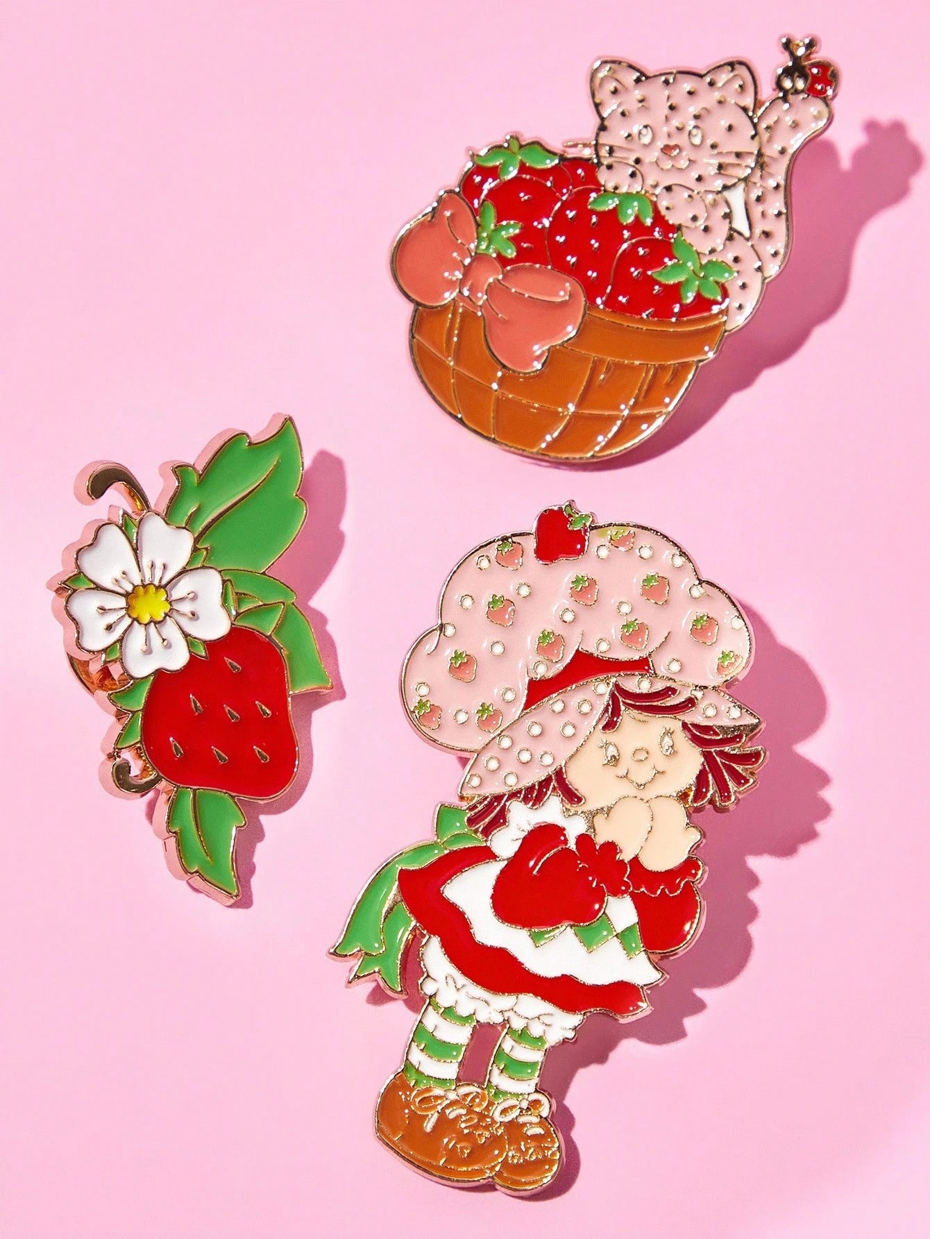 Strawberry Shortcake X Fashionable And Cute Strawberry And Cat Zinc Alloy Brooch Badge, A Collectible Gift, And Gold Brooch/Pins.,Gift Ideas