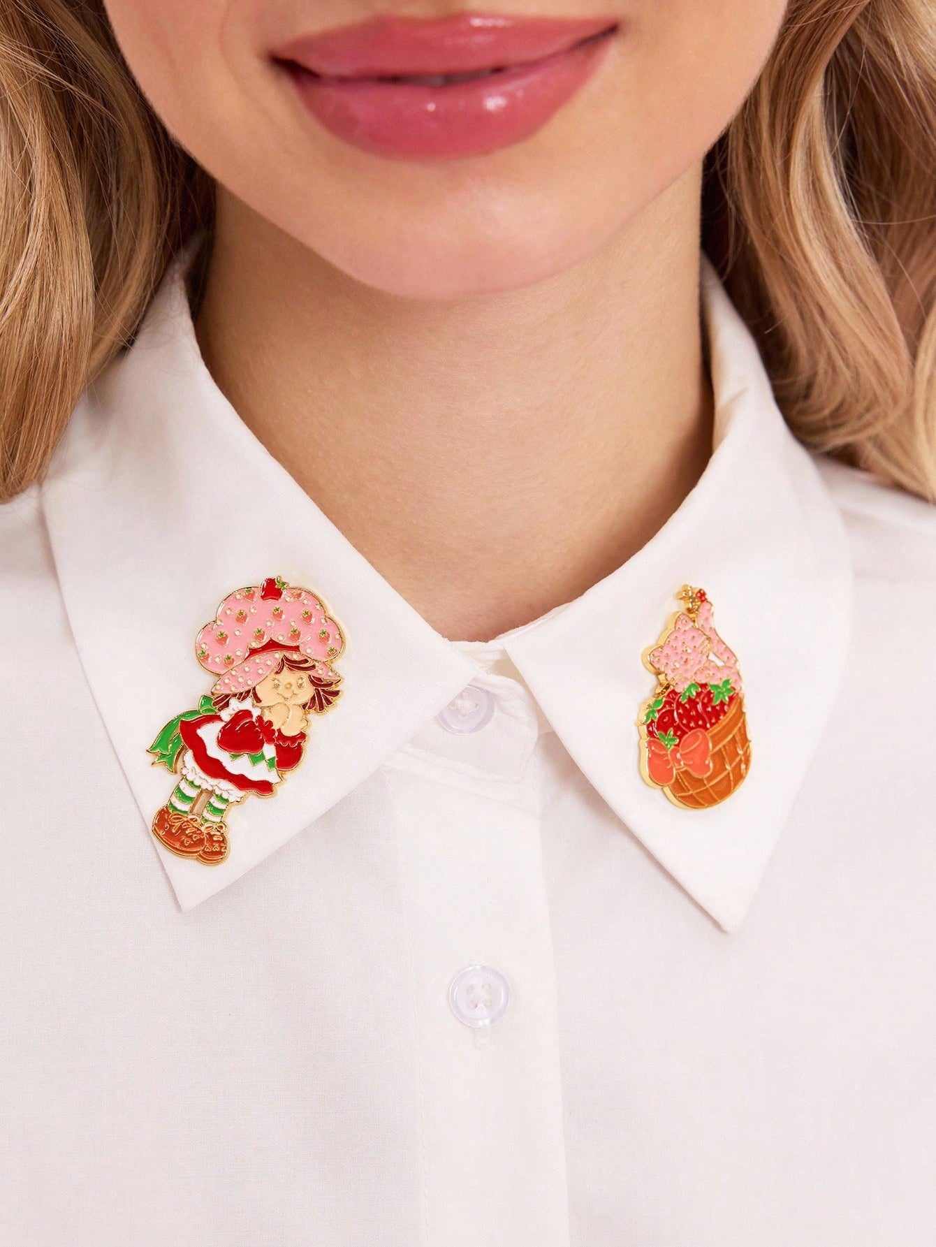 Strawberry Shortcake X Fashionable And Cute Strawberry And Cat Zinc Alloy Brooch Badge, A Collectible Gift, And Gold Brooch/Pins.,Gift Ideas