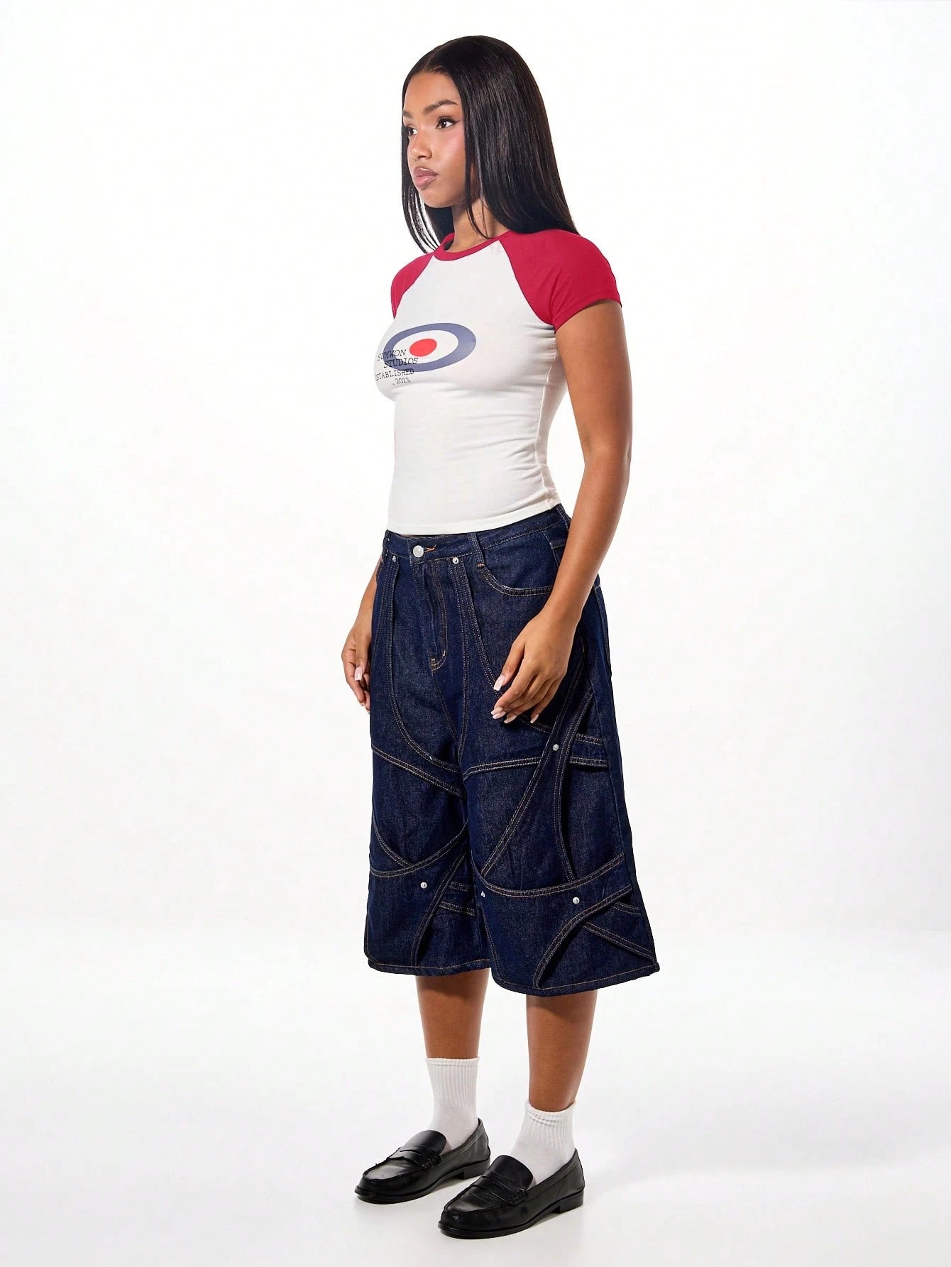 SUMWON WOMEN Contrast Raglan Sleeve Baby Tee With Front Graphic Logo Print Short Sleeve Top