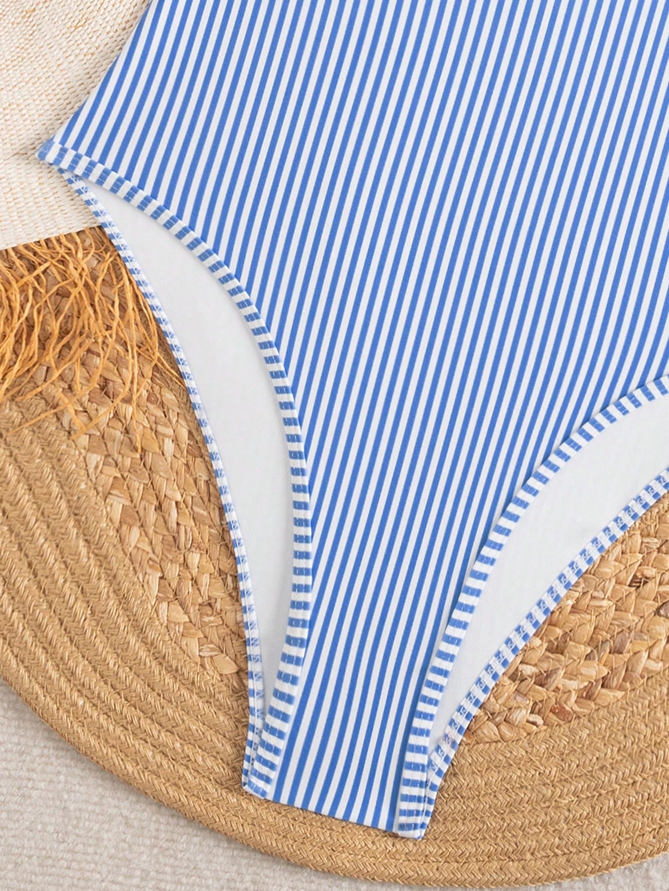 Swim Mod 2026 New Women's Summer Beach Vacation Blue & White Pattern Print Spaghetti Strap Hollow Back Sexy High Cut One-Piece Swimsuit