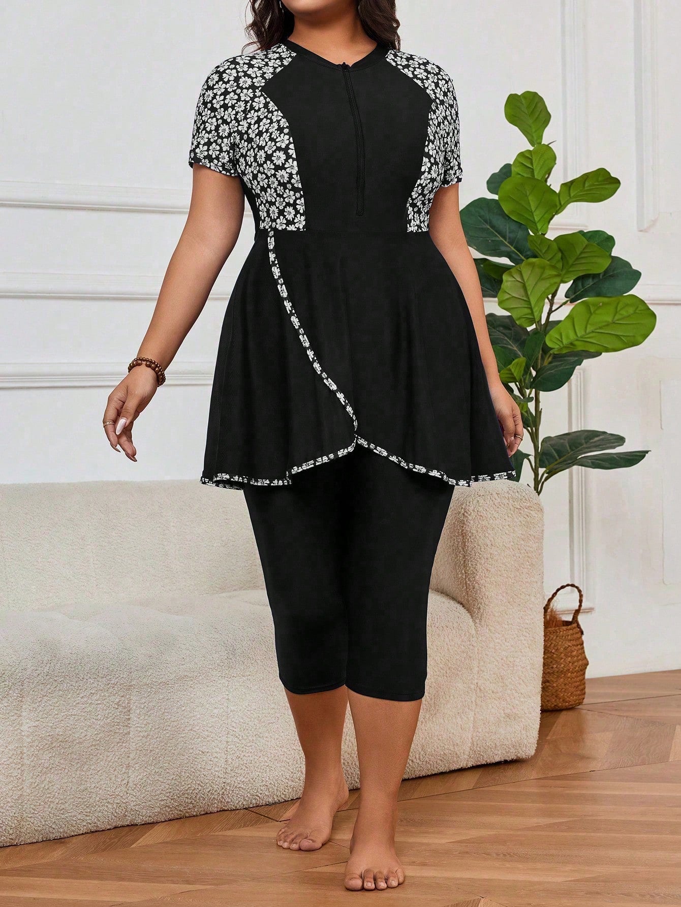 Swim Mulvari 2pcs/Set Plus Size Women Ditsy Floral Pattern Splice Zipper Ruffle Style Casual Resort Split Short Sleeve Swimwear For Summer Beach Vacation
