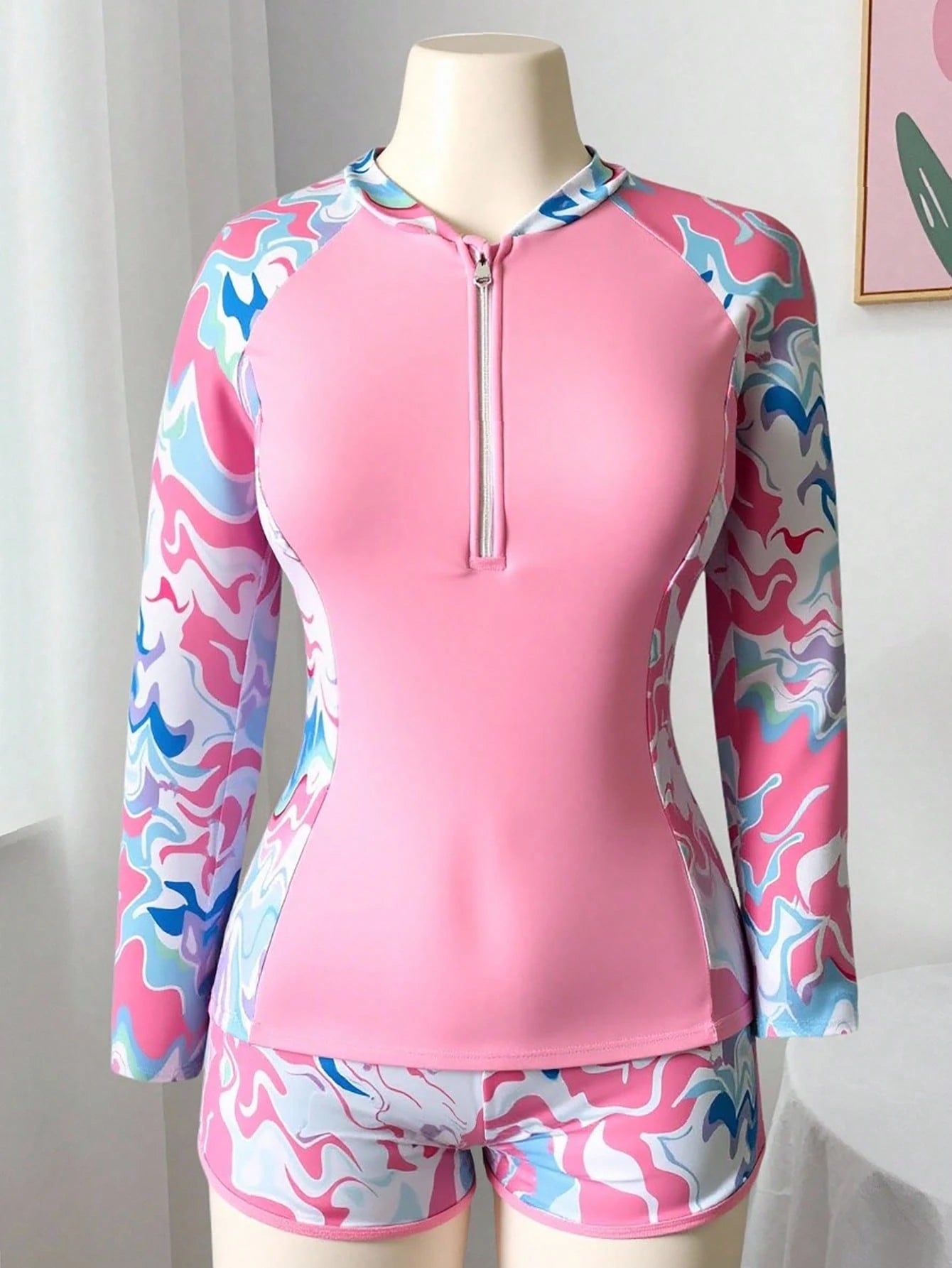 Swim SPRTY Plus Size Summer Beach Contrast Graphic Print Half-Zipper Rashguard Set