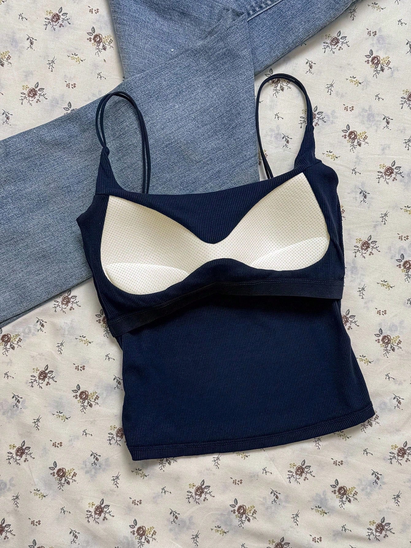 Tseoso Women's 3-Pack Ribbed Camisole Tops With Built-In Padded Bra,White With Black Polka Dots,Royal Blue,Heather Gray,Summer Casual Everyday Tank Tops,Y2K