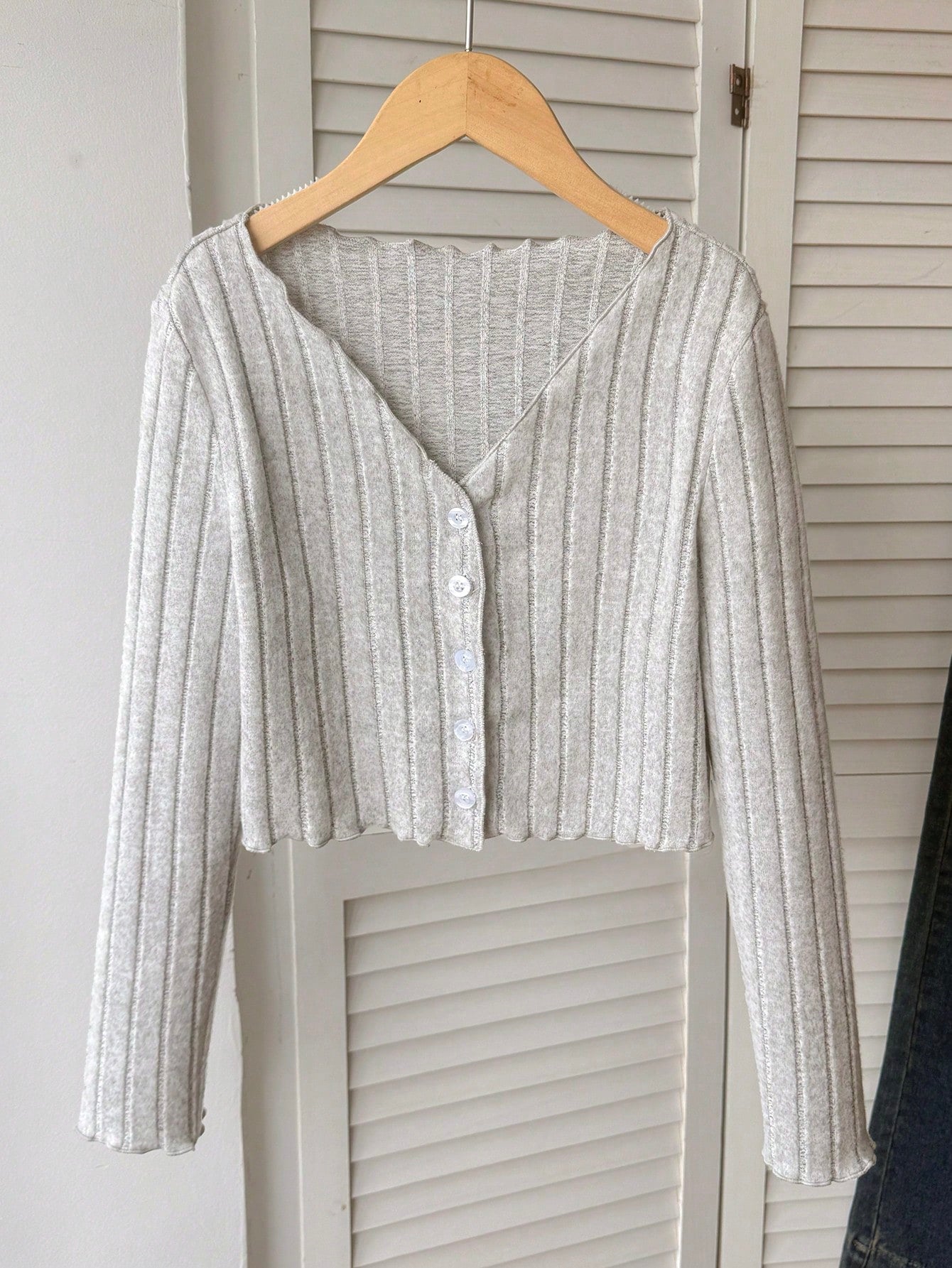 Tween Girl Fuzzy Casual Knit V-Neck Ruffle Trim Button Cardigan Back To School, Black Top, Black Short Cardigan Teenagers, Autumn/Winter Grey Top