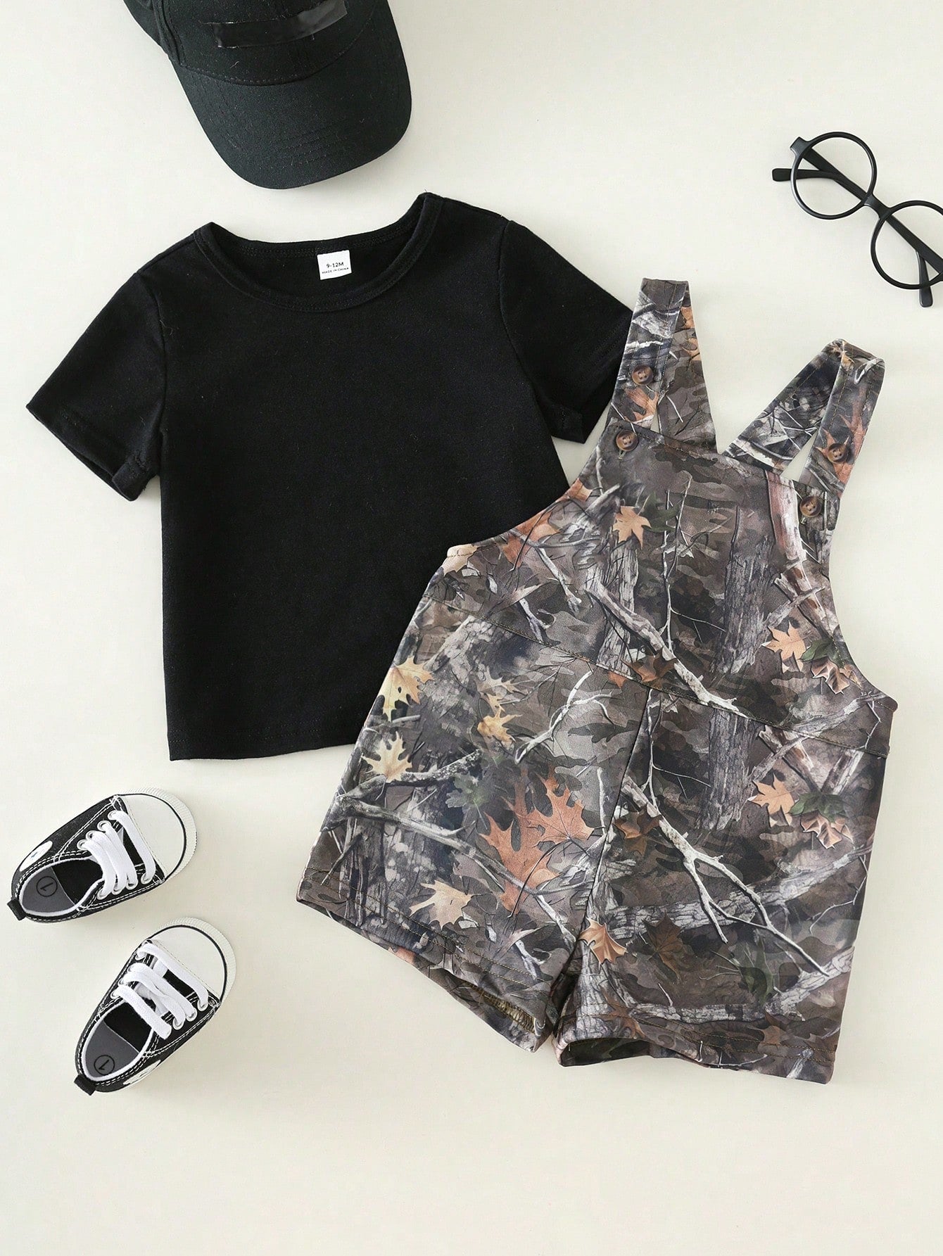 Unisex Baby 2pcs/Set Casual Fashion Black Short Sleeve T-Shirt And Camouflage Bib Shorts Overalls,Summer Vacation Streetwear Camo Toddler Boy Outfit
