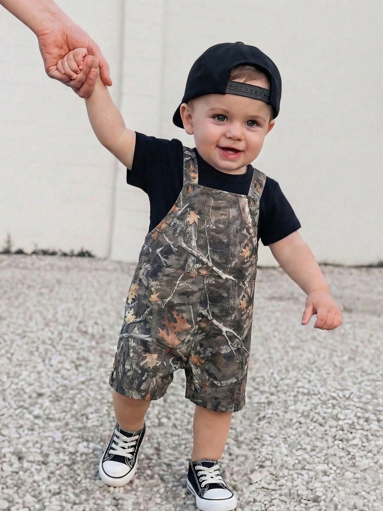 Unisex Baby 2pcs/Set Casual Fashion Black Short Sleeve T-Shirt And Camouflage Bib Shorts Overalls,Summer Vacation Streetwear Camo Toddler Boy Outfit
