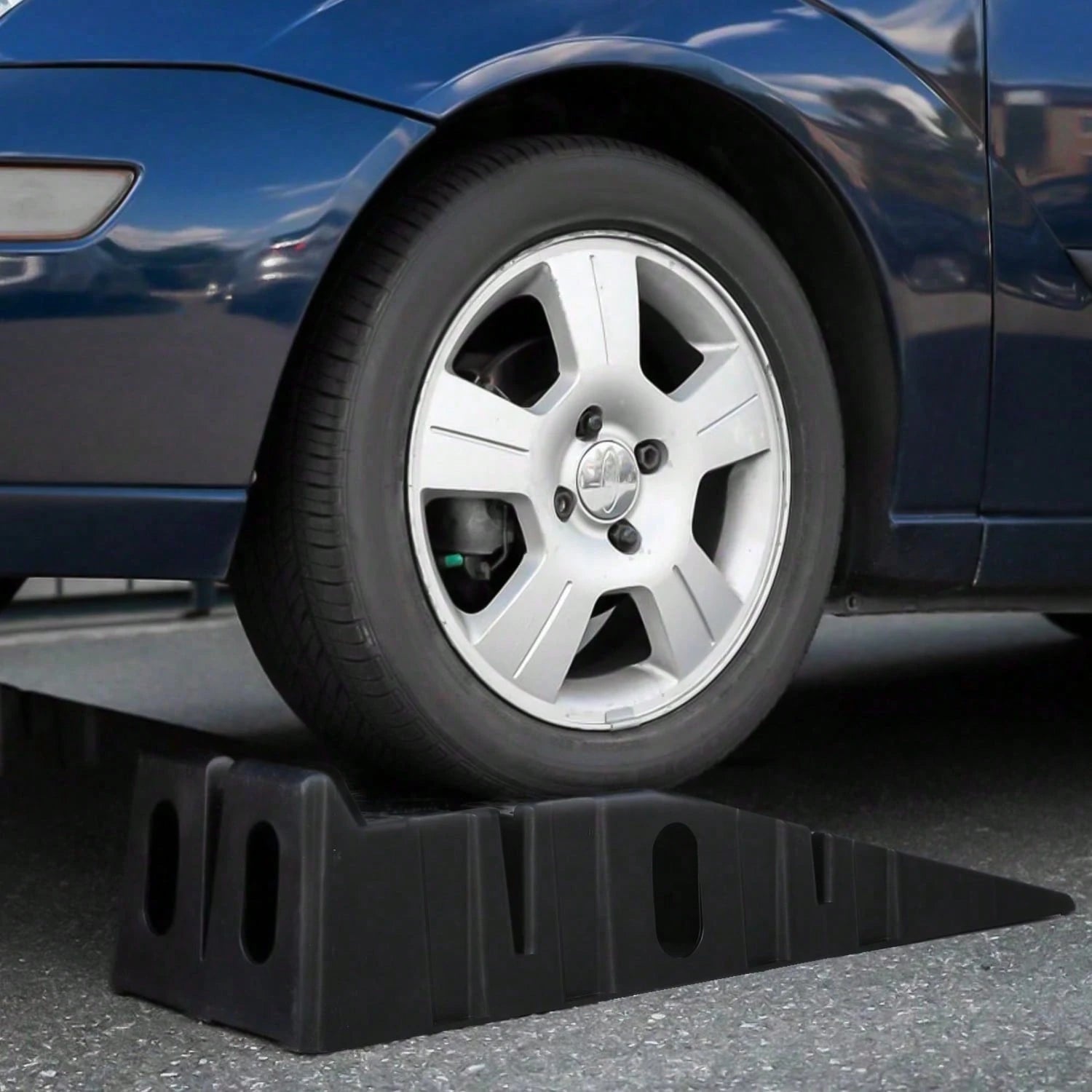 Vehicle Ramp Set Of 2 Universal Drive-On 2-Stage Incline Ramps, 2.5 Ton (5000 Lb) Lifting Capacity, Nestable & Portable Auto Service Ramp