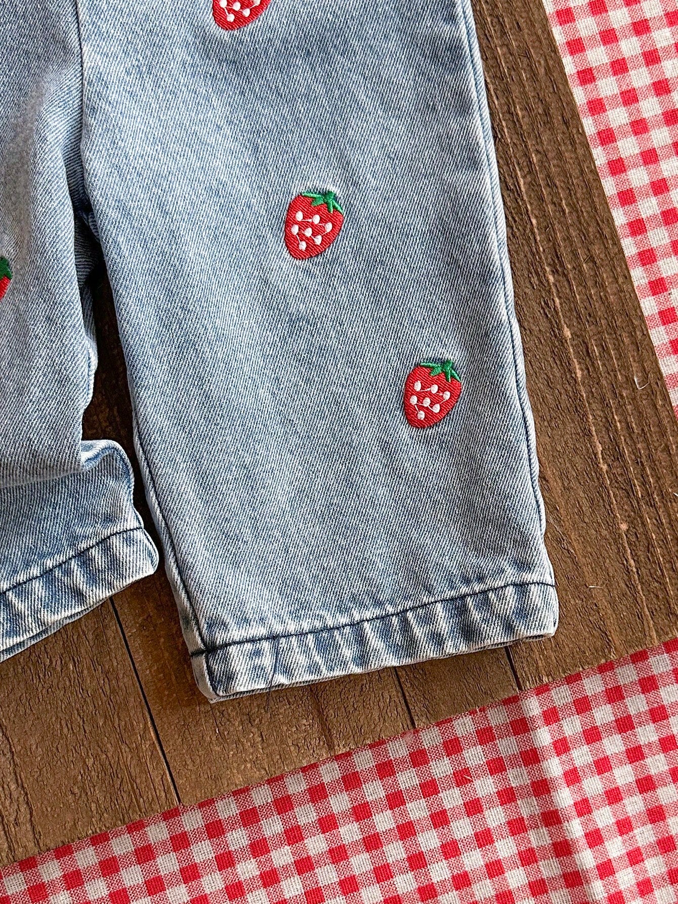 Vintaside Kids 1pc Baby Girl Blue Denim Casual Cute Embroidered Floral Strap Denim Jumpsuit, Suitable For Outings And Parties