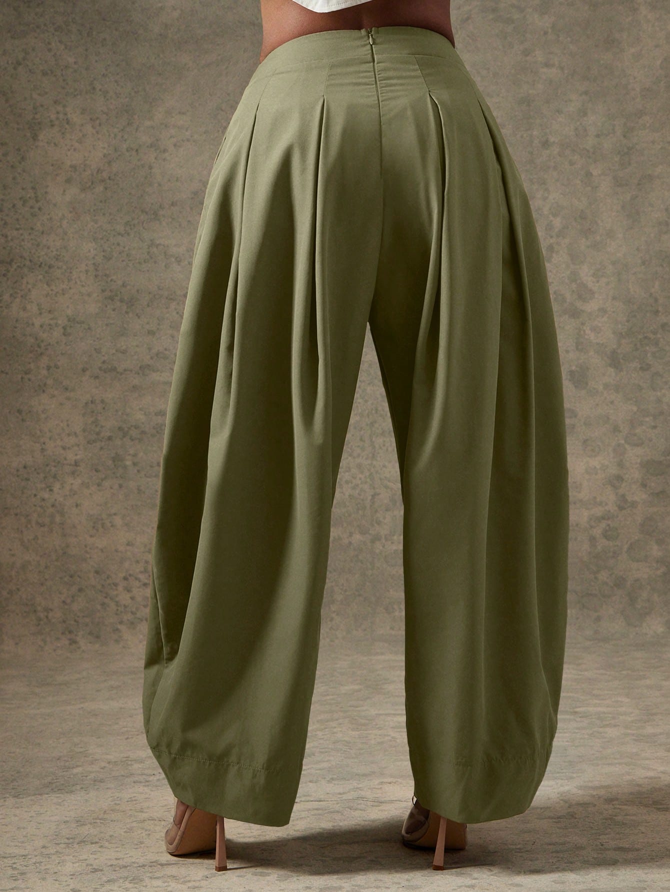 Vixey High Waist Pleated Detail Barrel Leg Office Pants