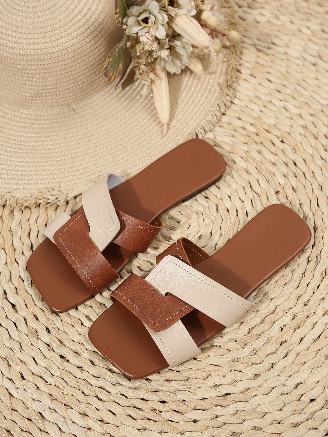 Wide Fit Plus Size Women's Square Toe Criss-Cross Flat Sandals, Casual Summer Slip-On Shoes