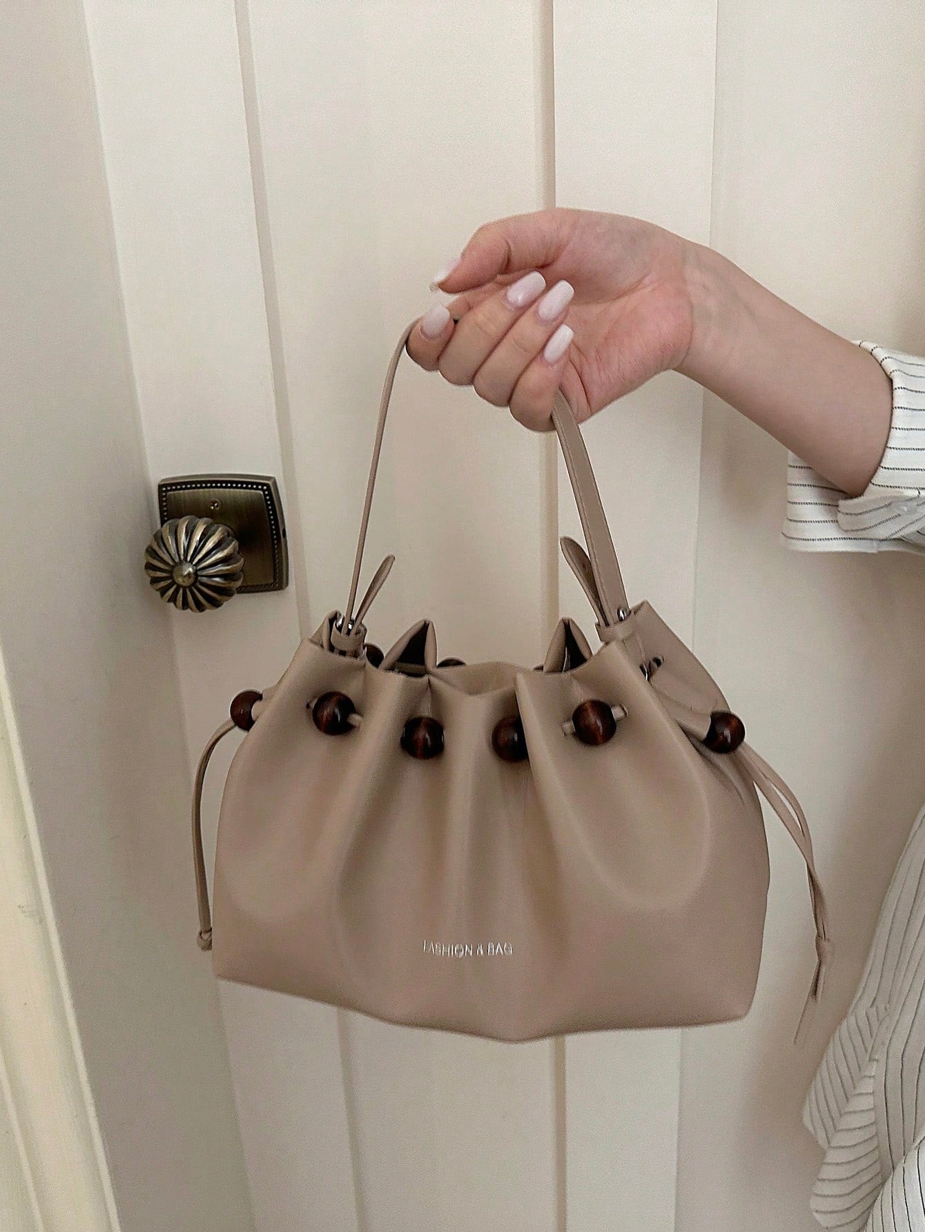 Women's Bucket Bag For Work Commute, Korean Style Fashion Shoulder Bag, 2026 Spring/Summer Niche Minimalist Premium Crossbody Bag