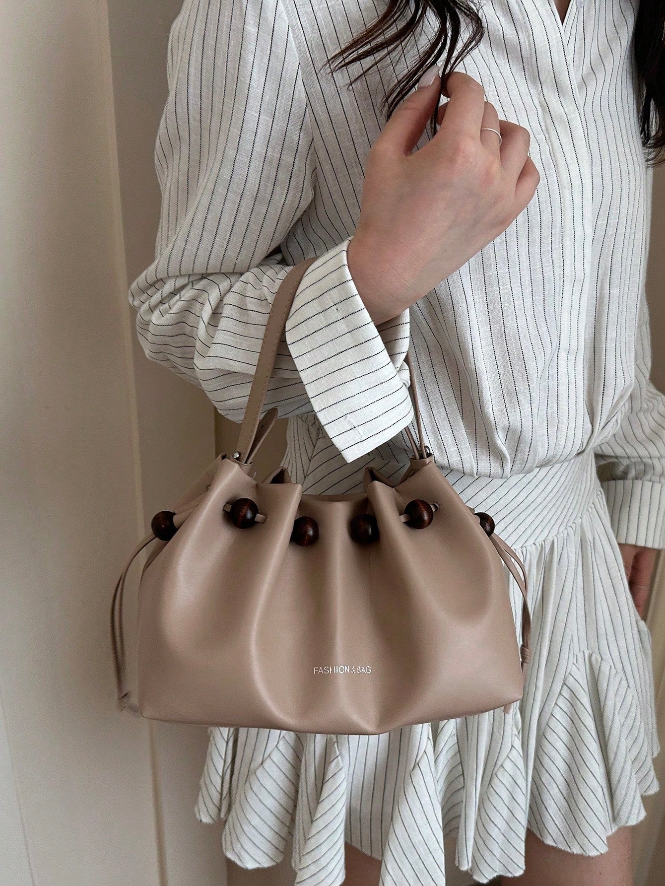 Women's Bucket Bag For Work Commute, Korean Style Fashion Shoulder Bag, 2026 Spring/Summer Niche Minimalist Premium Crossbody Bag
