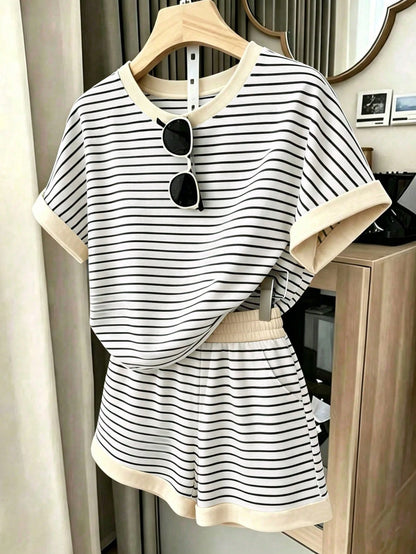 Women's Casual Comfortable Striped Short Sleeve Top And Shorts Set, 2 Pieces Loungewear Suitable For Daily Wear And Beach Vacation Elegant Summer