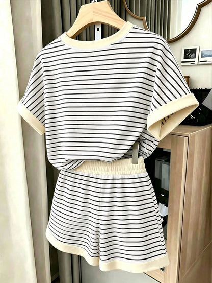 Women's Casual Comfortable Striped Short Sleeve Top And Shorts Set, 2 Pieces Loungewear Suitable For Daily Wear And Beach Vacation Elegant Summer