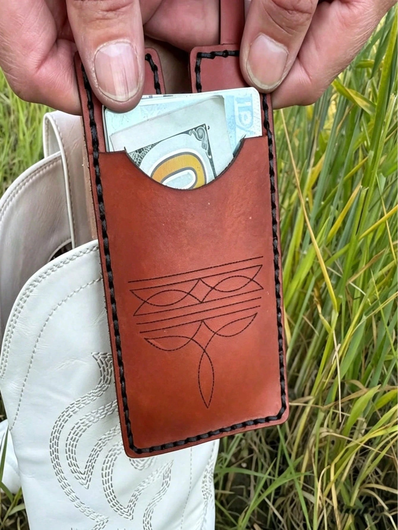 XD Novelty Western Boots Style Wallet- Snap Closure, Compact & Portable Small Wallet, Multifunctional Women's Wallet, Unique Card Holder, Card Case, Coin Purse, Mini Wallet, Ideal For Going Out, Danc