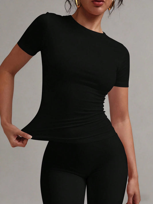 XLLAIS Model Black Short Sleeve Crew Neck Solid Color Basic Fitted Casual T-Shirt For Women, Summer, Everyday Wear