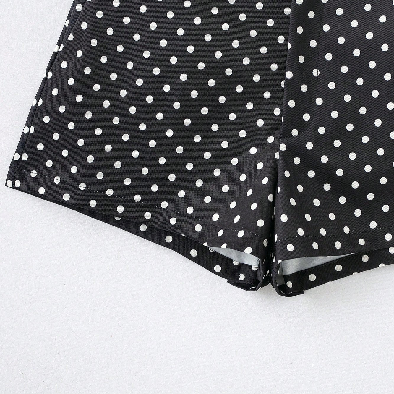 YROOE Women's Polka Dot Low Waist Shorts, Suitable For Spring, Summer And Autumn Black